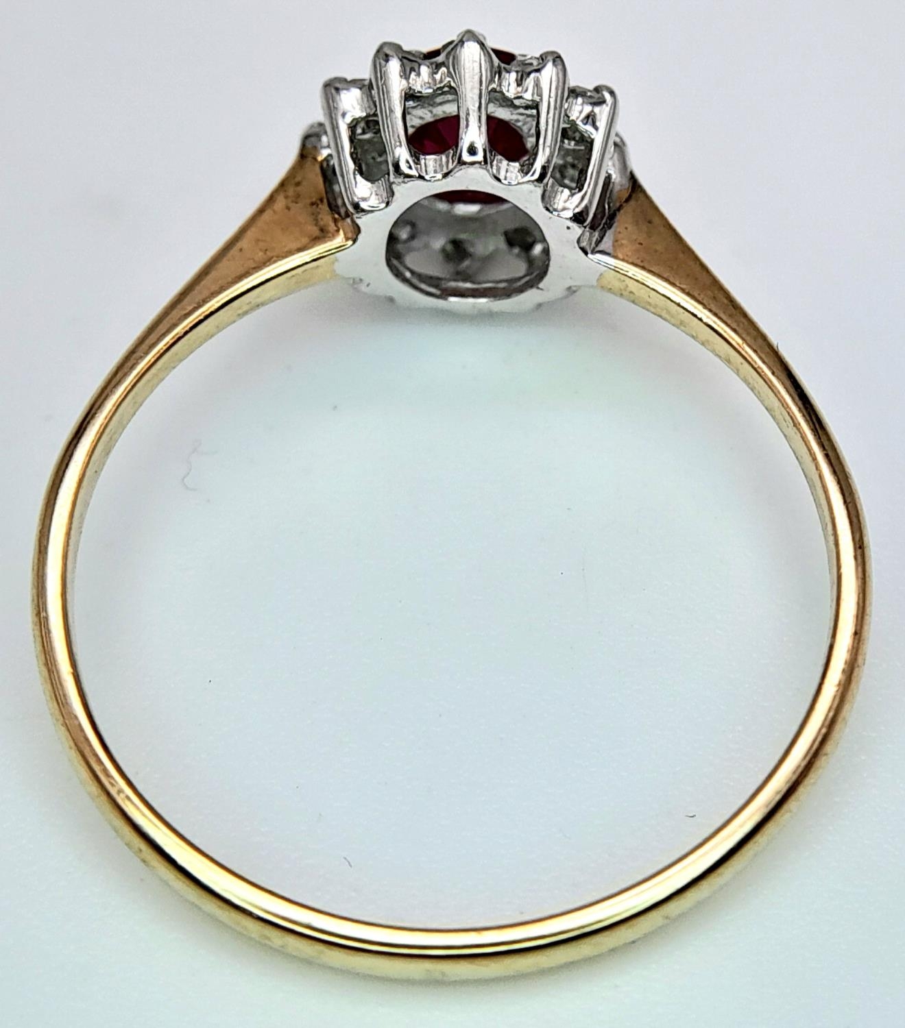 A 9K YELLOW GOLD DIAMOND & RUBY CLUSTER RING 1.4G SIZE N. ref: SPAS 9011 - Image 4 of 5