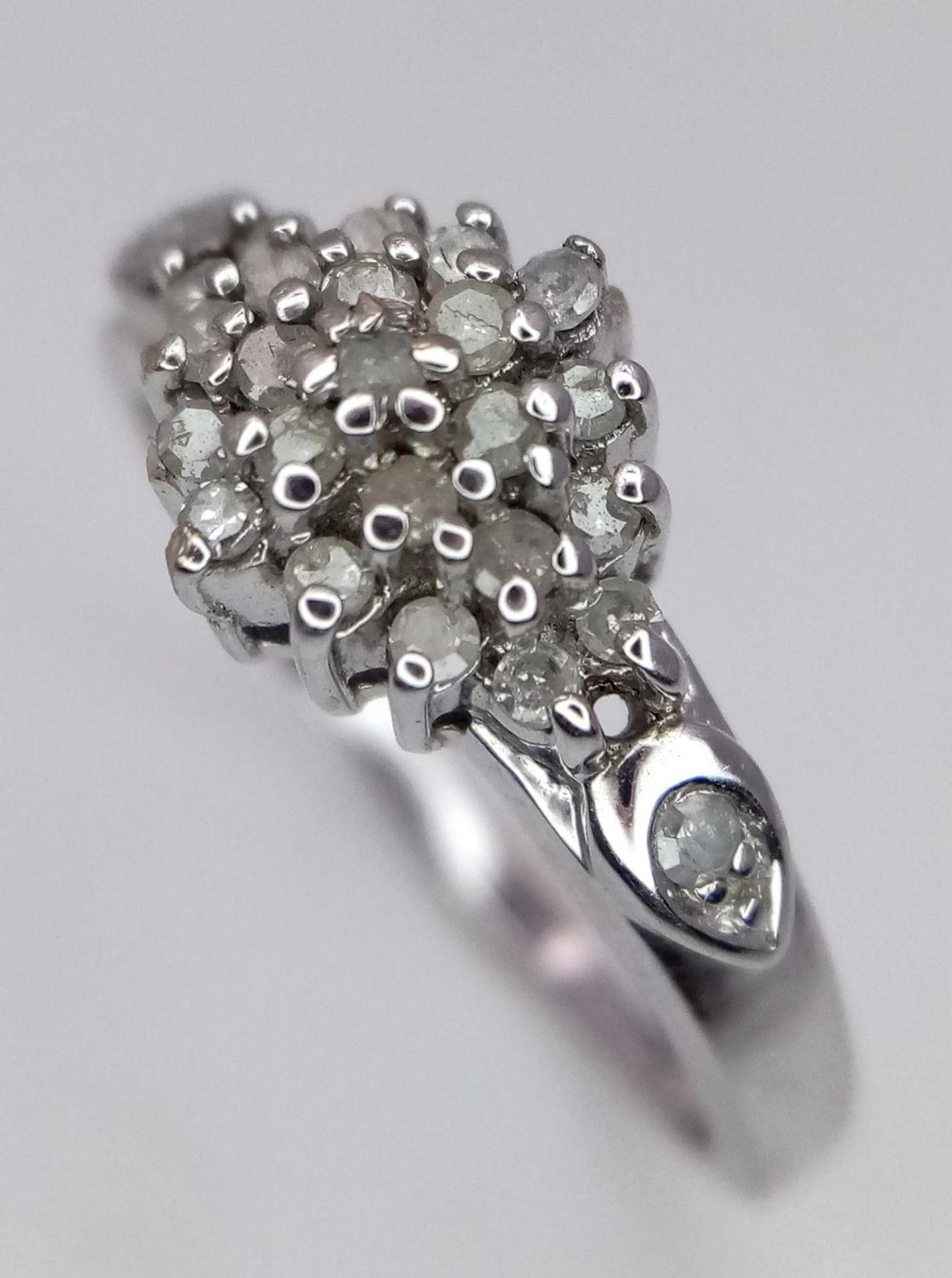 A 9K WHITE GOLD DIAMOND CLUSTER RING. 0.25ctw, size M, 2.7g total weight. Ref: SC 9026 - Image 3 of 5