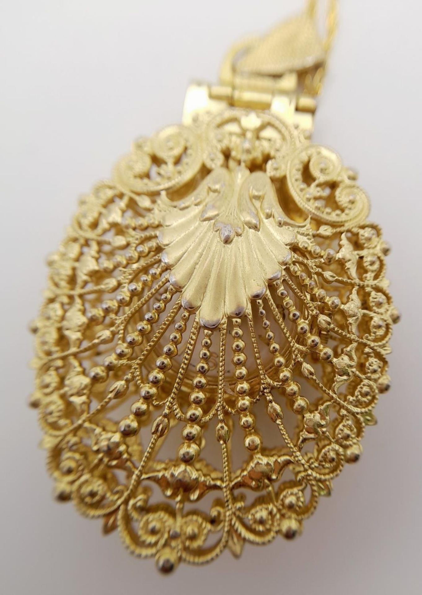 A vintage, sterling silver and 18 K yellow gold-plated chain necklace with an intricate filigree - Image 3 of 8