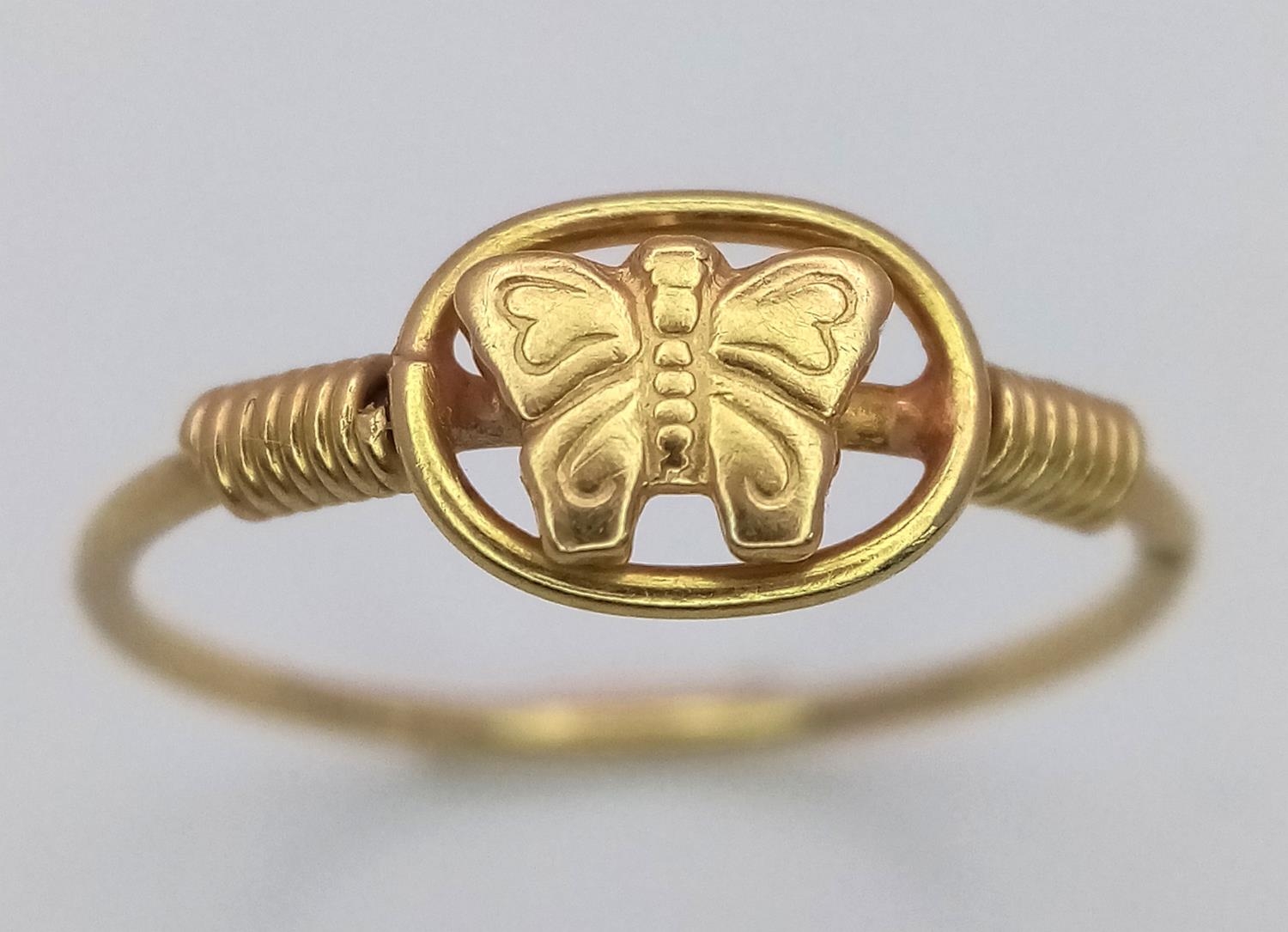 AN 18K (TESTED) YELLOW GOLD BUTTERFLY RING. Size J, 1.3g weight. Ref: SC 9039 - Image 2 of 5