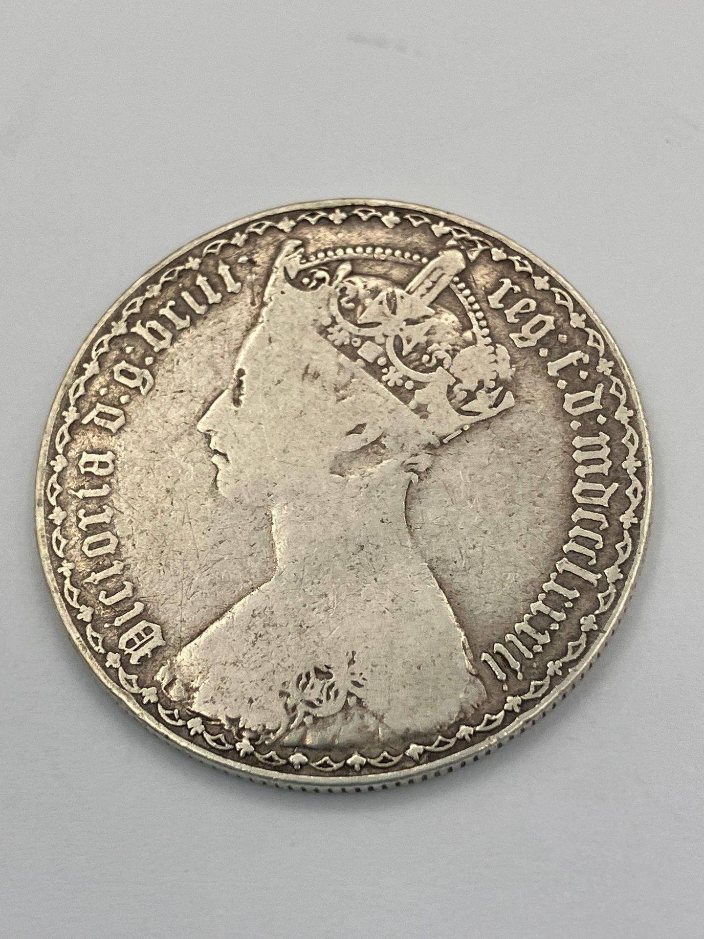 1883 SILVER GOTHIC FLORIN in Fine/ very fine condition. - Bild 2 aus 2