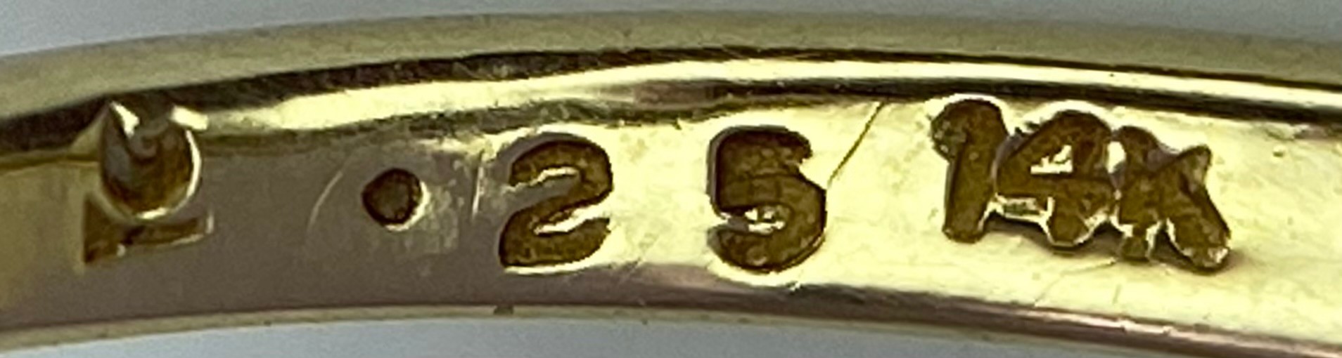 A 9K YELLOW GOLD DIAMOND BAND RING 3.1G SIZE P 1/2. SC 9067 - Bild 6 aus 7