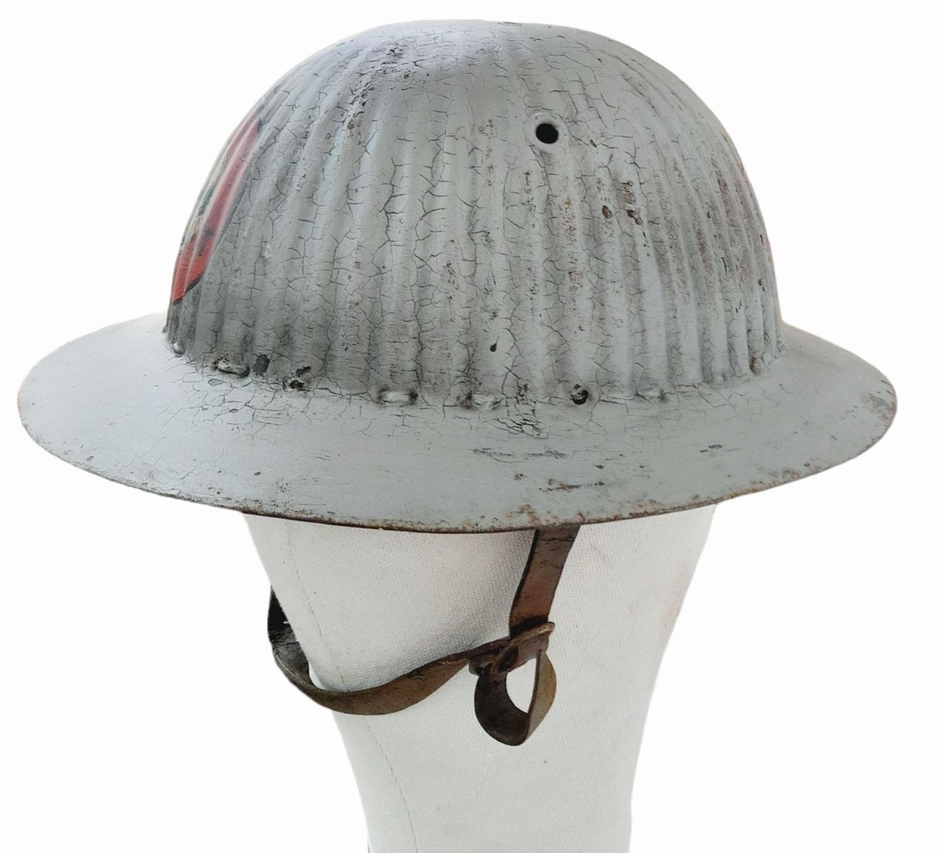 WW1 Portuguese 1916 Helmet complete with original liner and chinstrap. The helmet was used again - Bild 3 aus 5