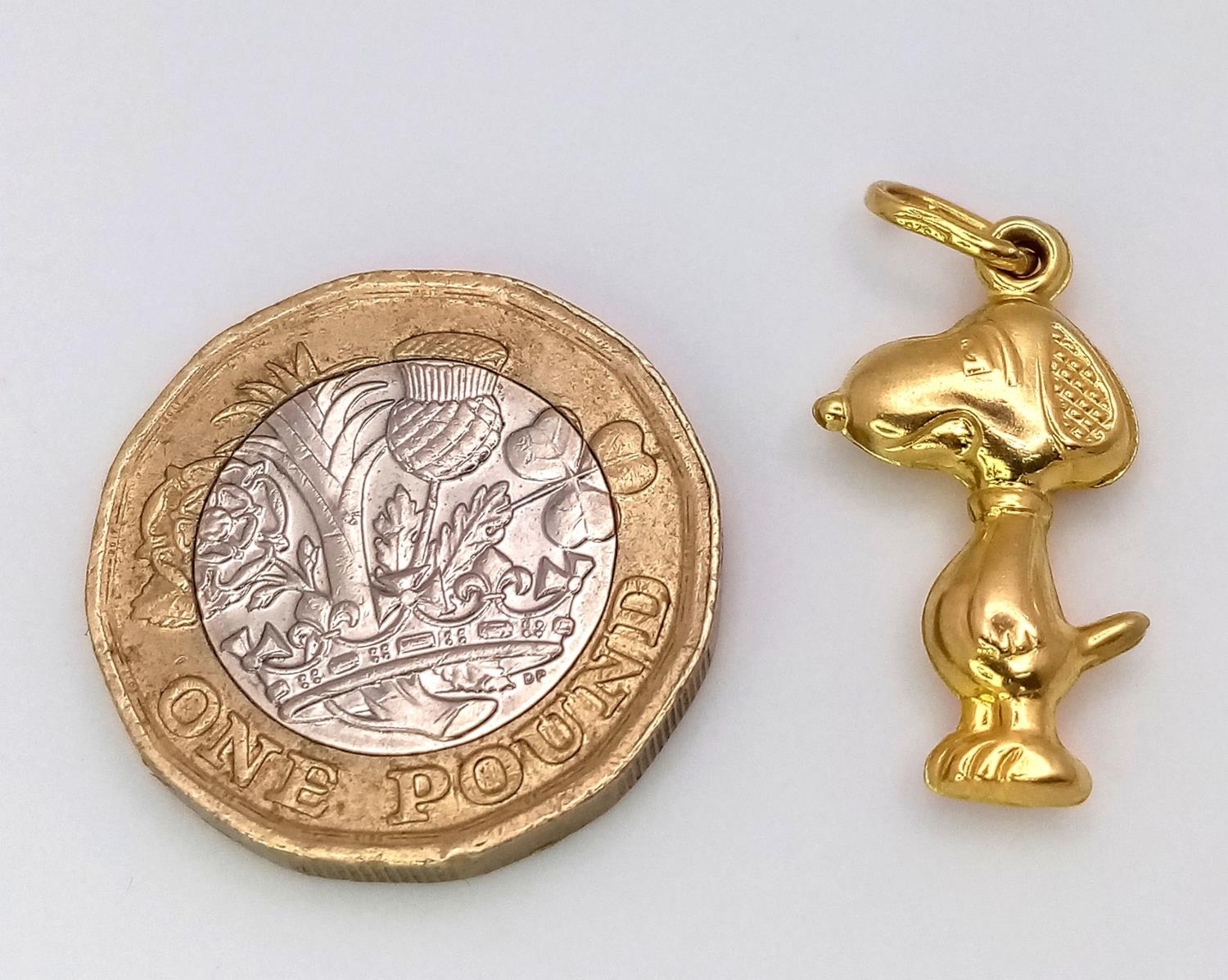A 9K YELLOW GOLD SNOOPY THE DOG CHARM 1G , 37mm x 10mm. SC 9006 - Image 4 of 4