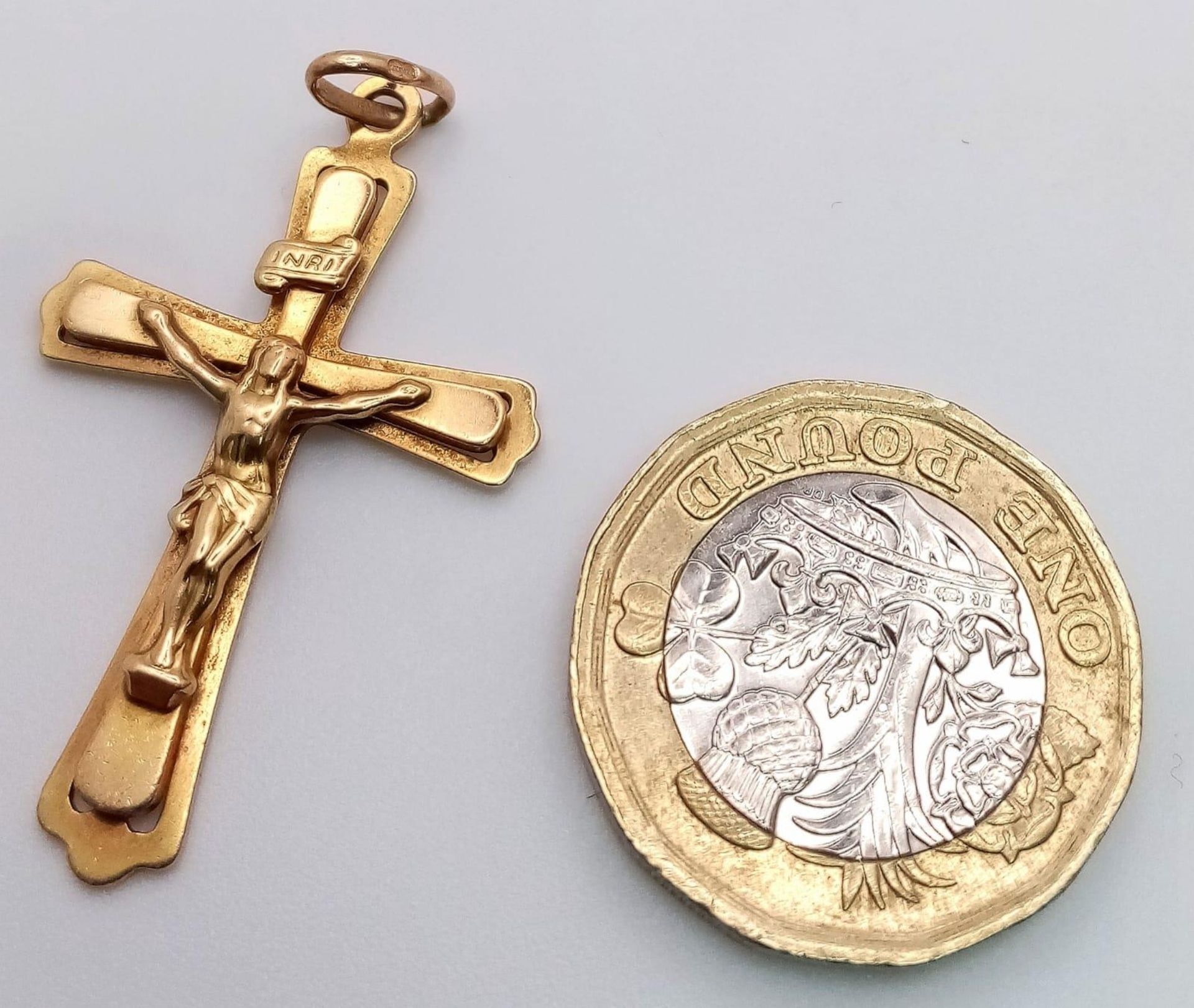 9K Yellow Gold Crucifix Pendant, 2.5g total weight - Image 3 of 3