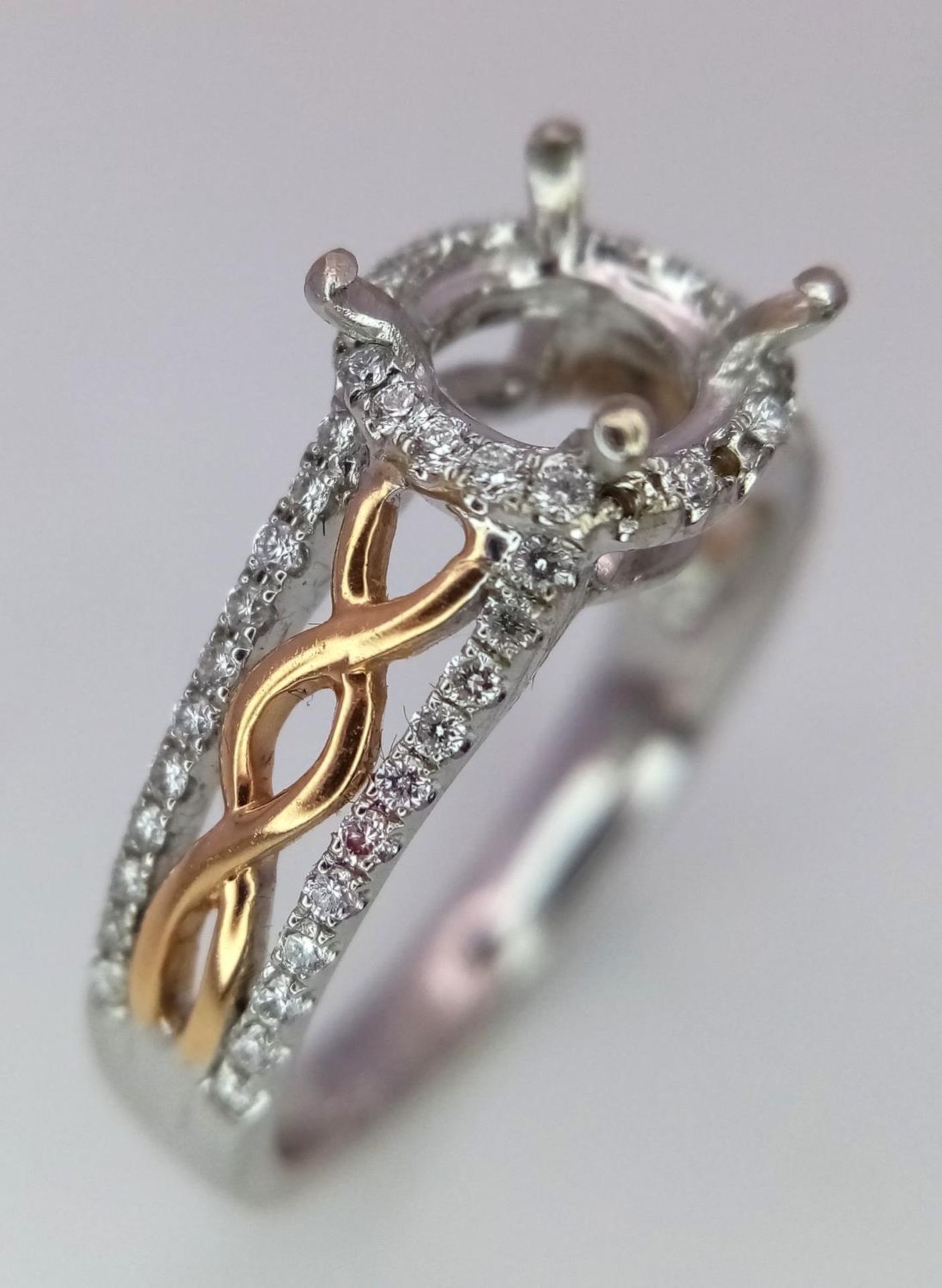 A 18K TWO GOLD TONE DIAMOND SET HALO RING WITH DIAMOND SPLIT SHOULDERS. 0.26CT DIAMONDS. READY TO - Image 3 of 8