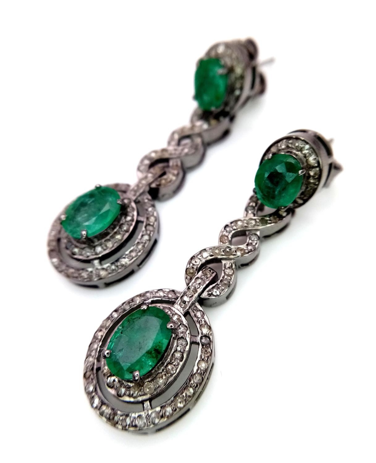 A Pair of Emerald Gemstone Drop Earrings with 3ctw of Emerald and Diamonds - 1.5ctw. Set in 925 - Image 3 of 6