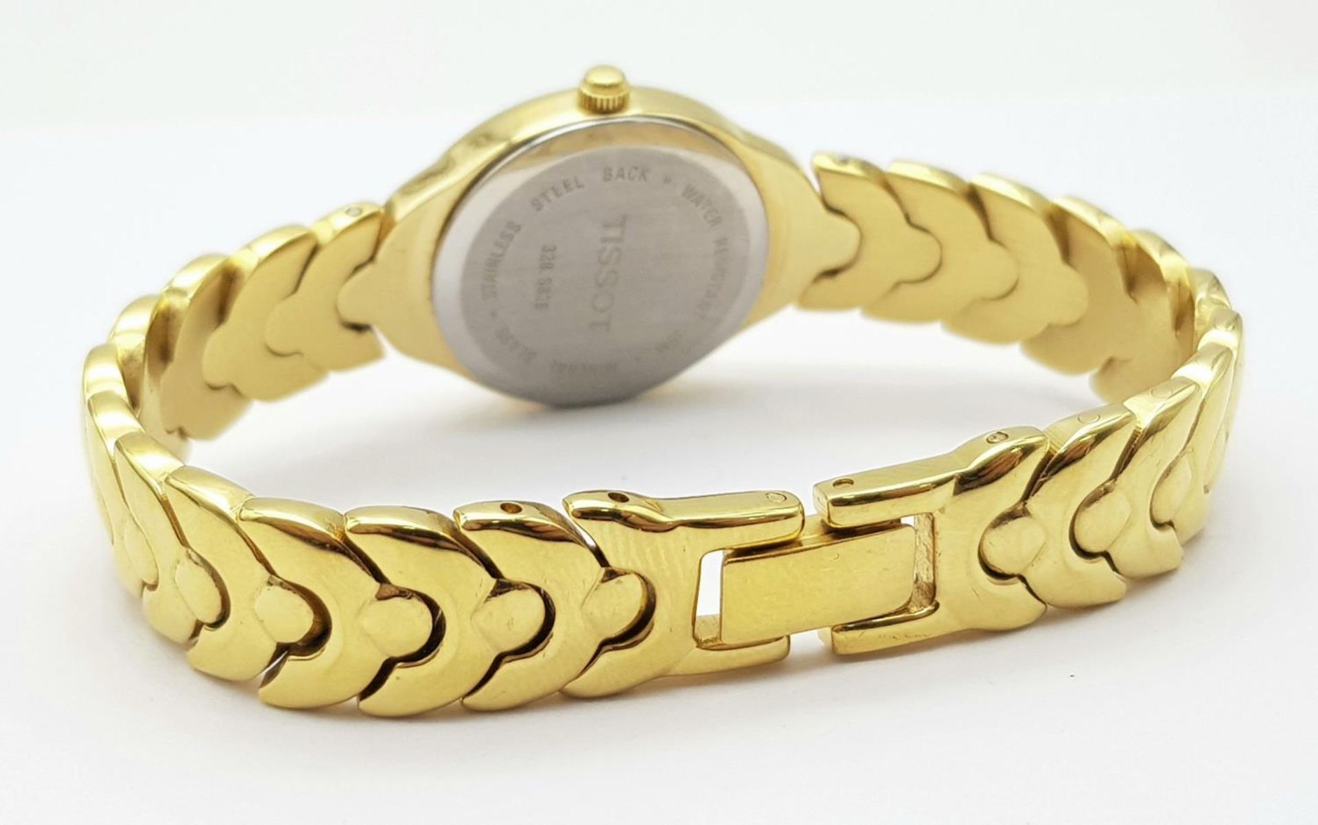 A Tissot Gold Plated Quartz Ladies Watch. Gilded bracelet and case - 21mm. Gold tone dial. In good - Image 4 of 6