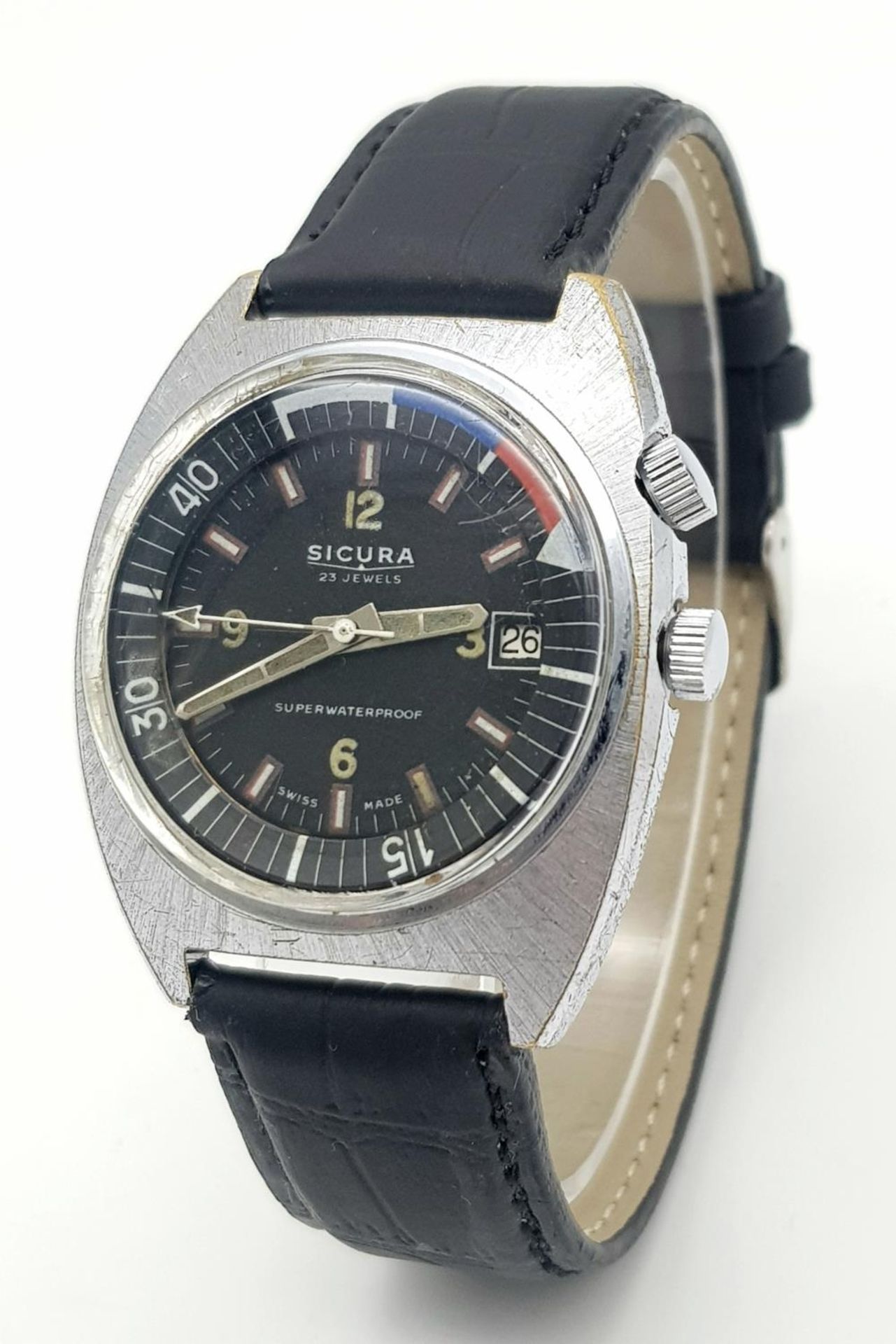 A Vintage Secura 23 Jewels Mechanical Gents Watch. Black leather strap. Stainless steel case - 38mm. - Image 2 of 5