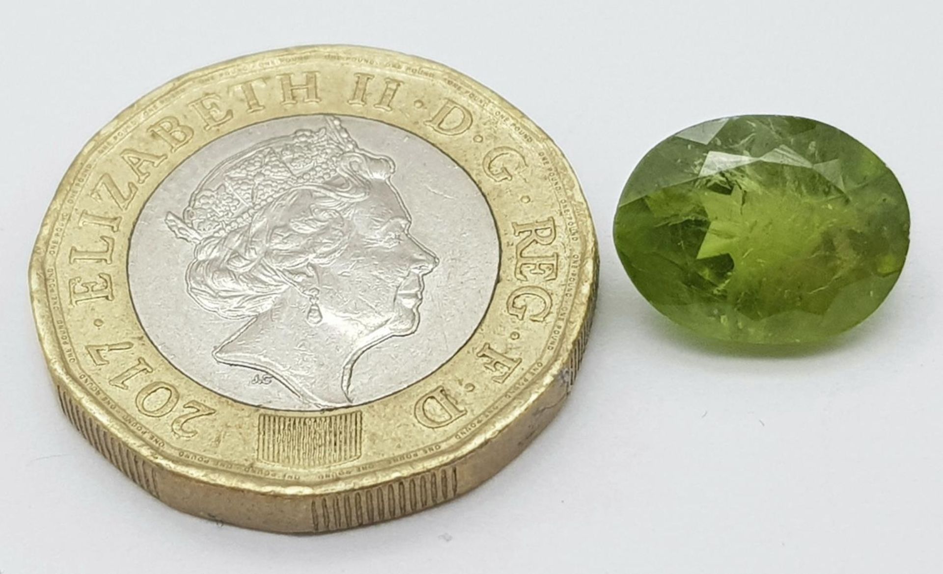 A 5.01ct Pakistan Peridot Gemstone - GFCO Certified. - Image 4 of 5