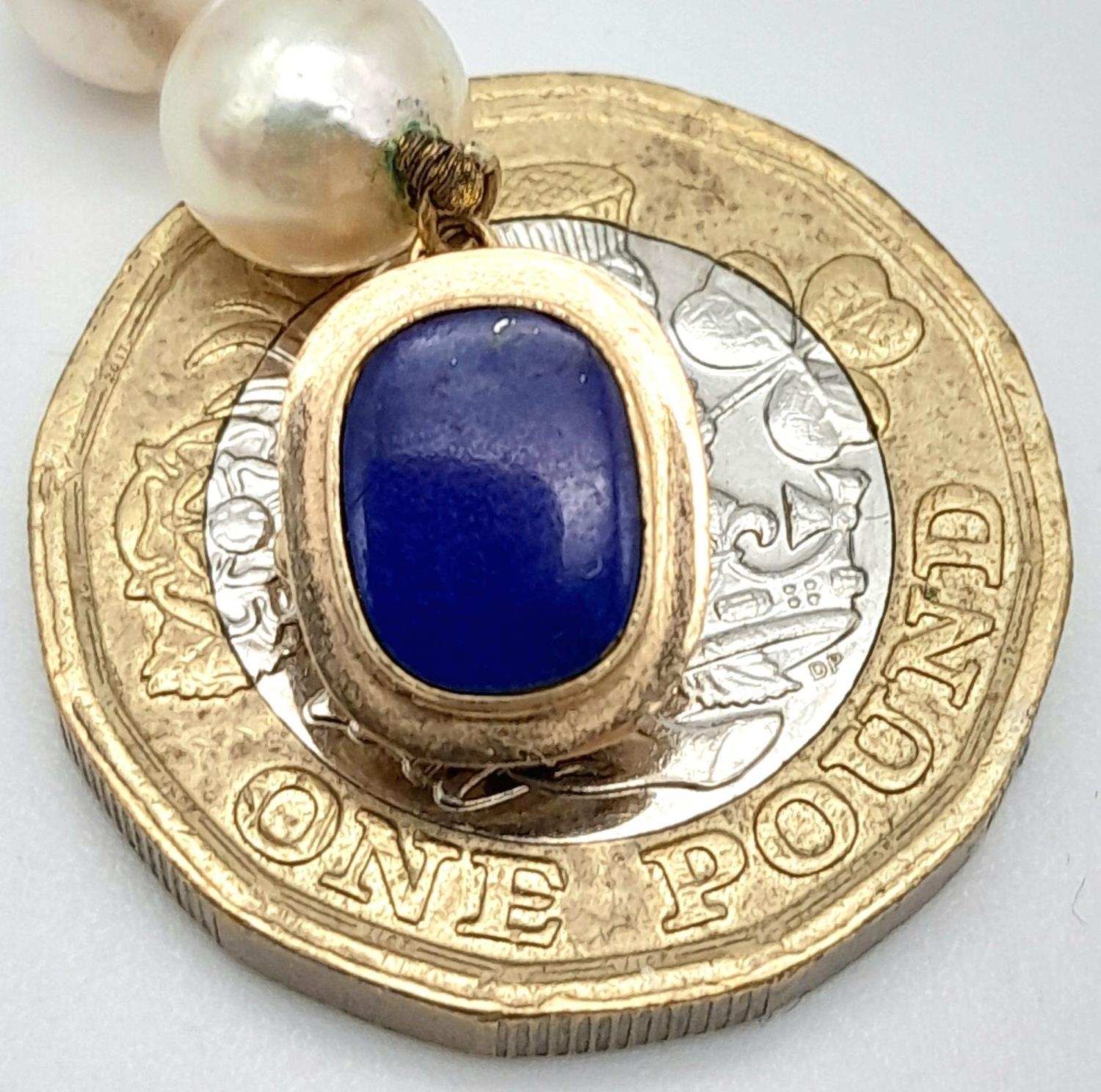 A Lapis and Pearl Necklace with 14K Gold Spacers and Clasp. 68cm - Image 6 of 6