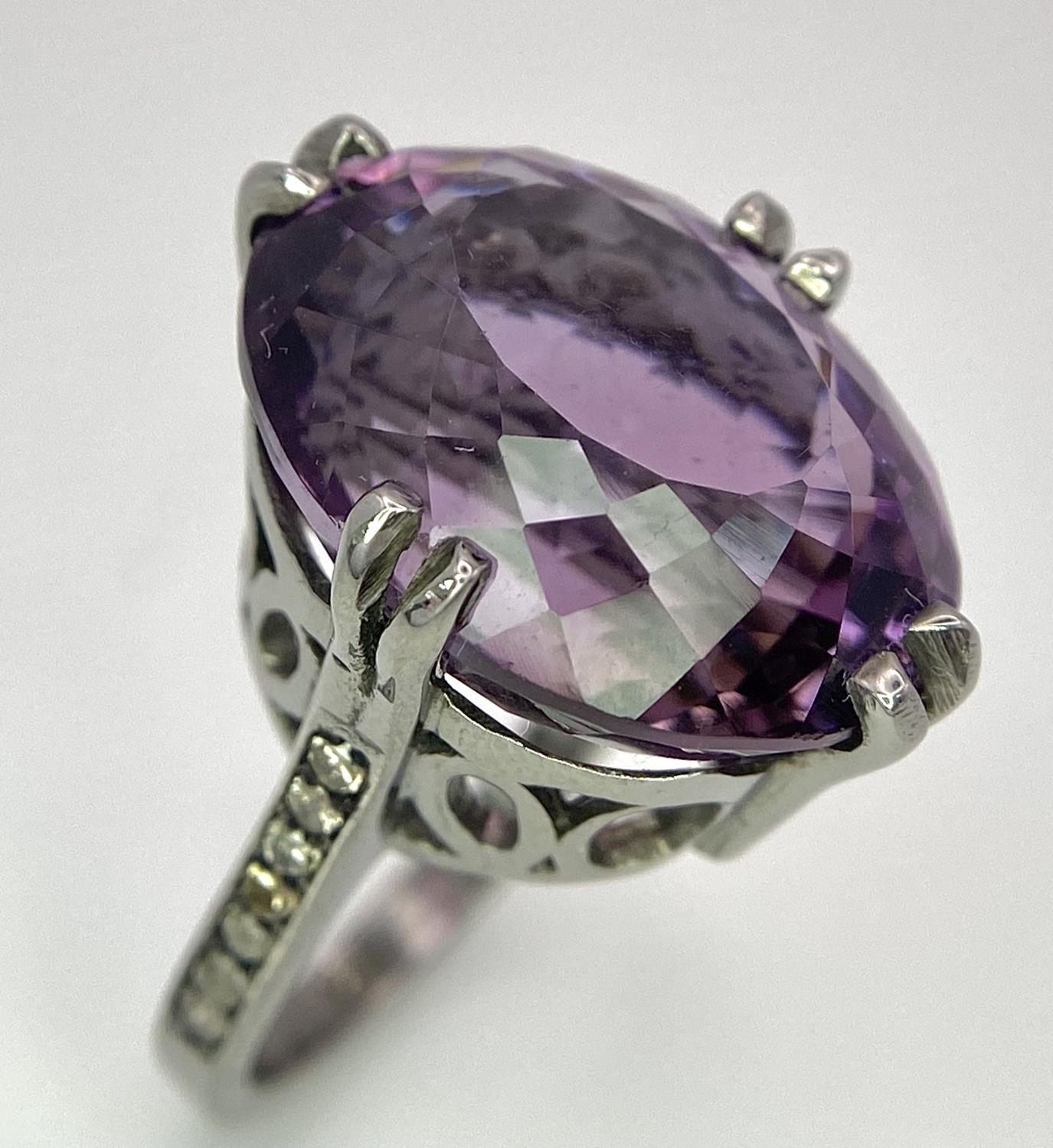A 925 Silver Amethyst Ring. Size N. 10g - Image 2 of 6
