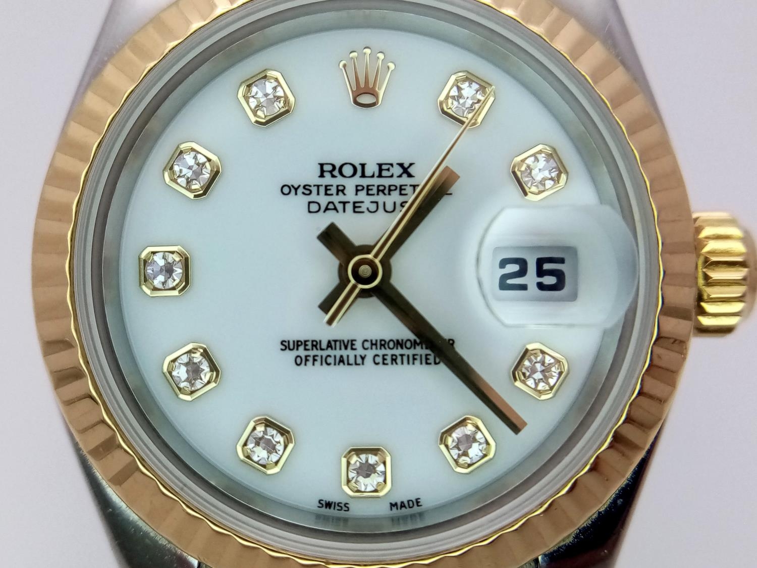A Rolex Oyster Perpetual Datejust, Diamond Bi-Metal Ladies Watch. 18k gold and stainless steel - Image 3 of 9