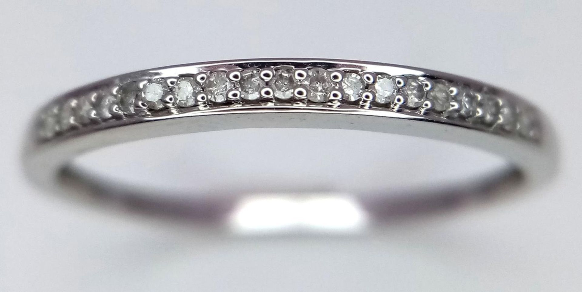 A 9K WHITE GOLD DIAMOND SET BAND RING 1.2G SIZE P. SC 9068 - Image 3 of 5