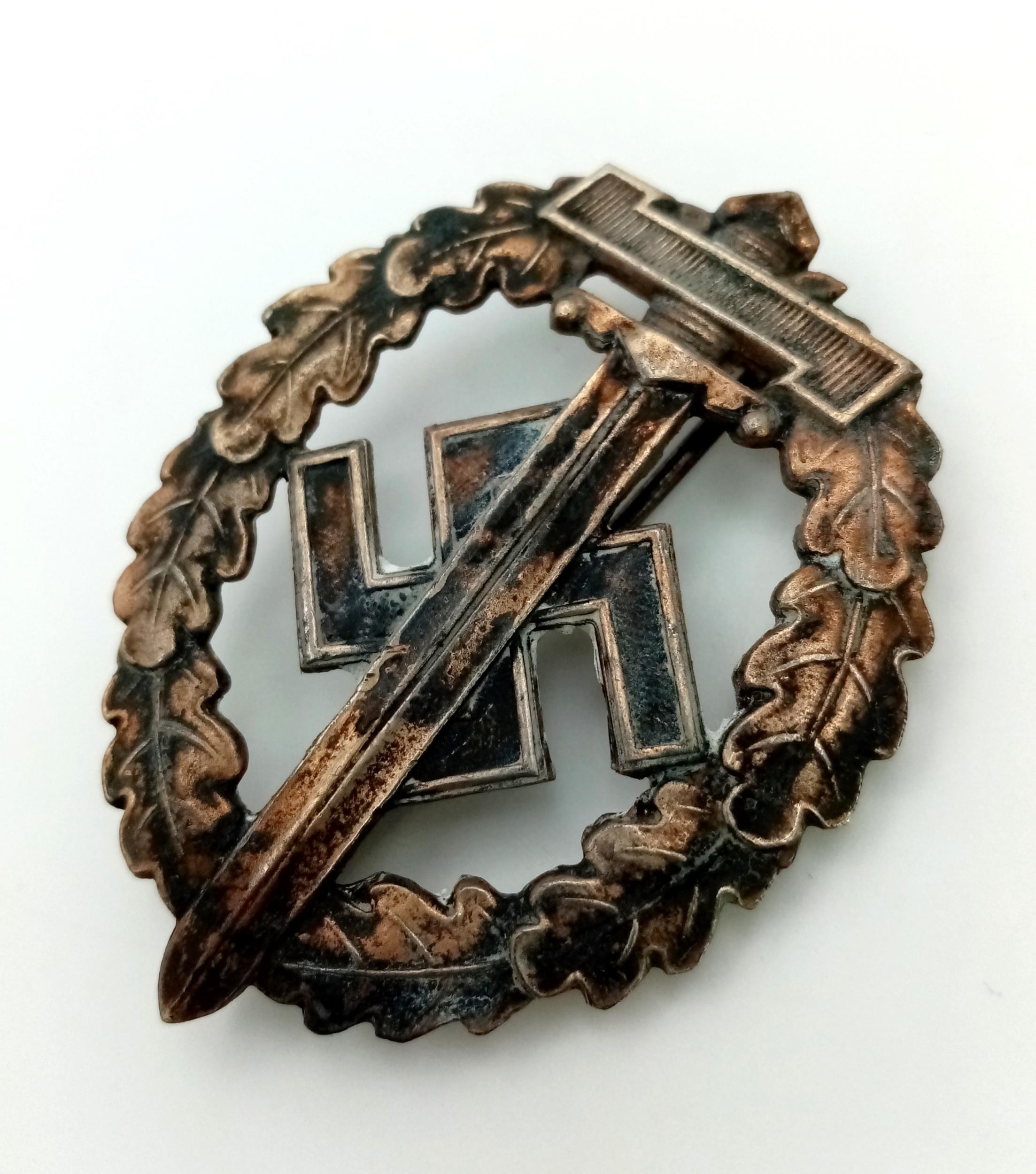WW2 German Disabled Veterans Silver Sports Grade Badge.