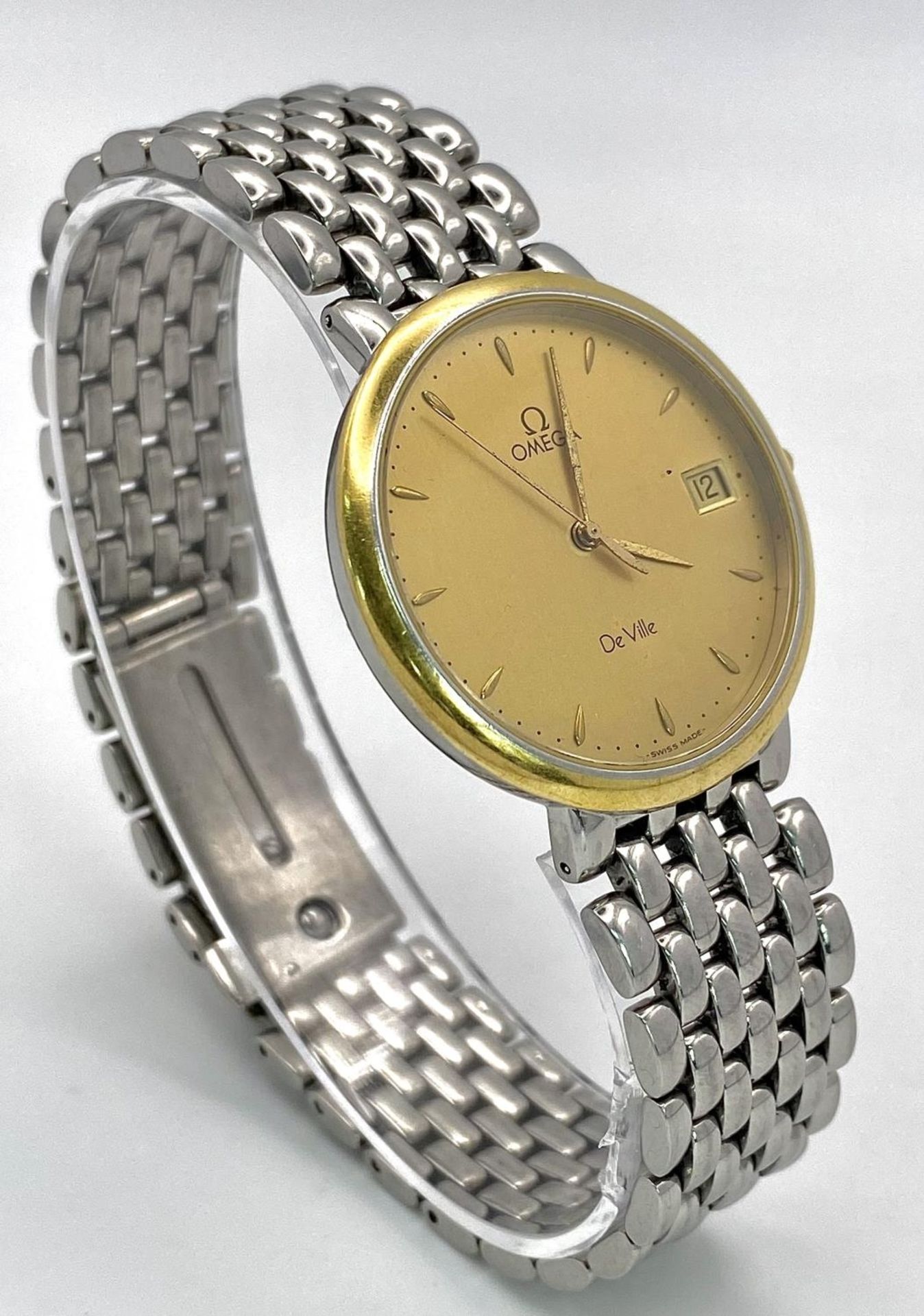 A Vintage Omega Deville Quartz Gents Watch. Stainless steel bracelet and gilded case - 33mm. - Image 3 of 7