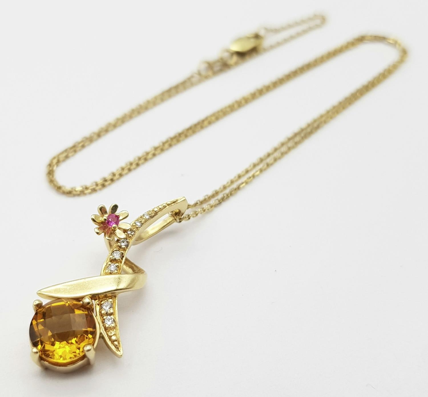 A 14K YELLOW GOLD CITRINE & DIAMOND CROSSOVER PENDANT ON CHAIN 4.7G , 41cm chain length , 27mm x - Bild 2 aus 6