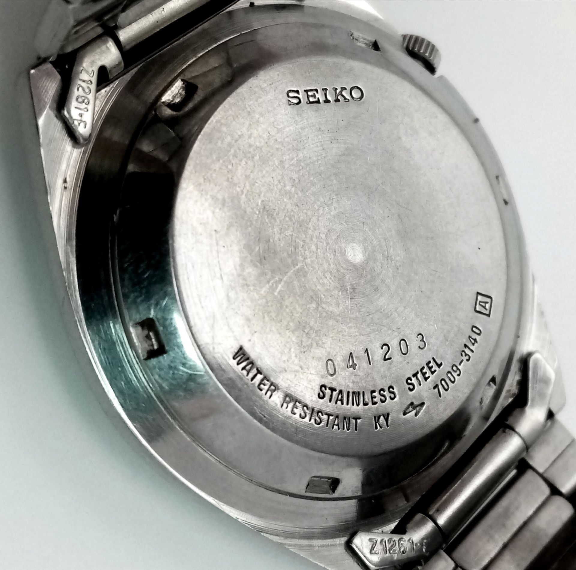 A Vintage Seiko 5 Automatic Gents Watch. Stainless steel bracelet and case - 37mm. Silver tone - Bild 5 aus 7