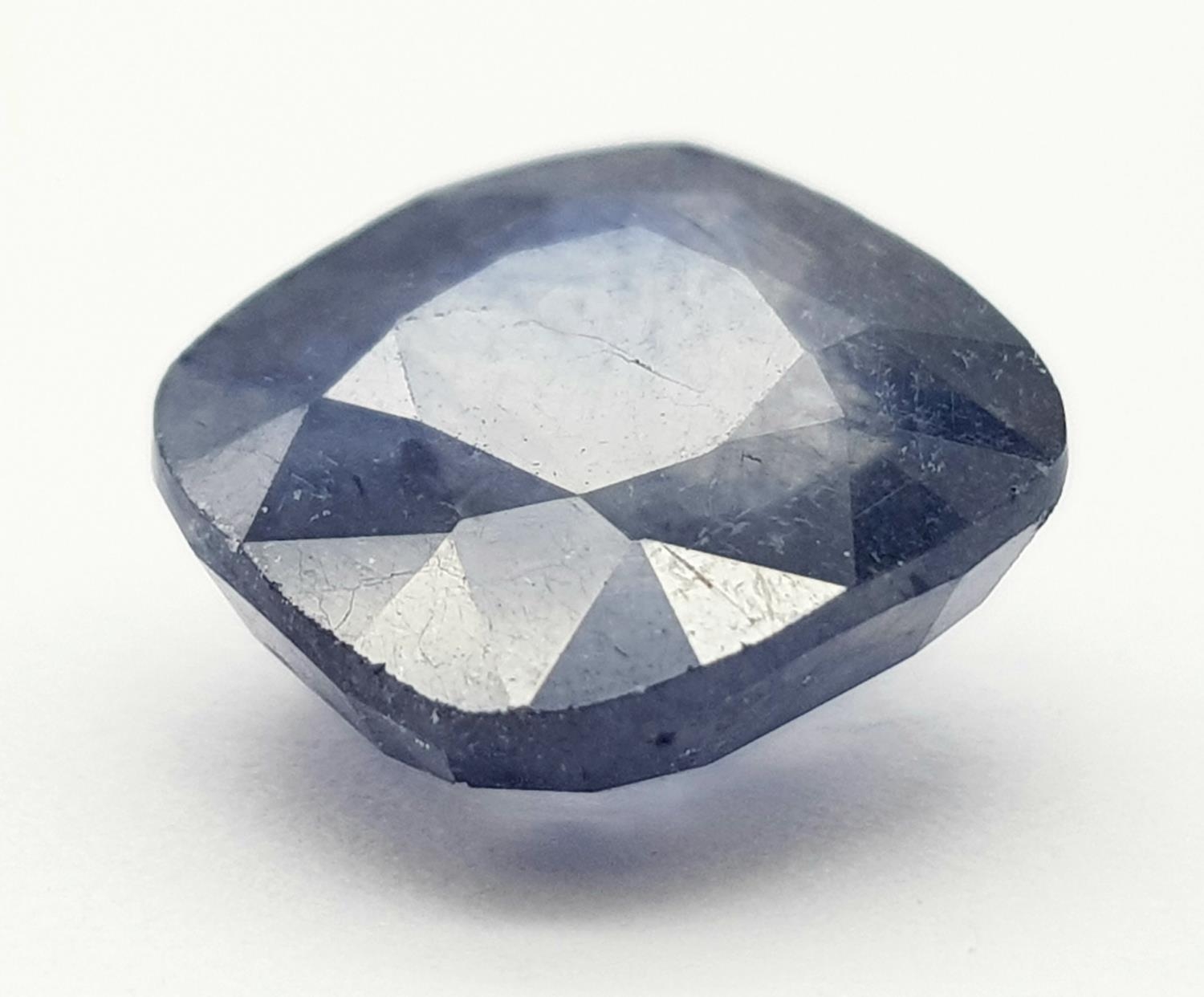 A 8.01ct Natural Blue Sapphire Gemstone - GFCO Swiss Certified. - Image 6 of 6