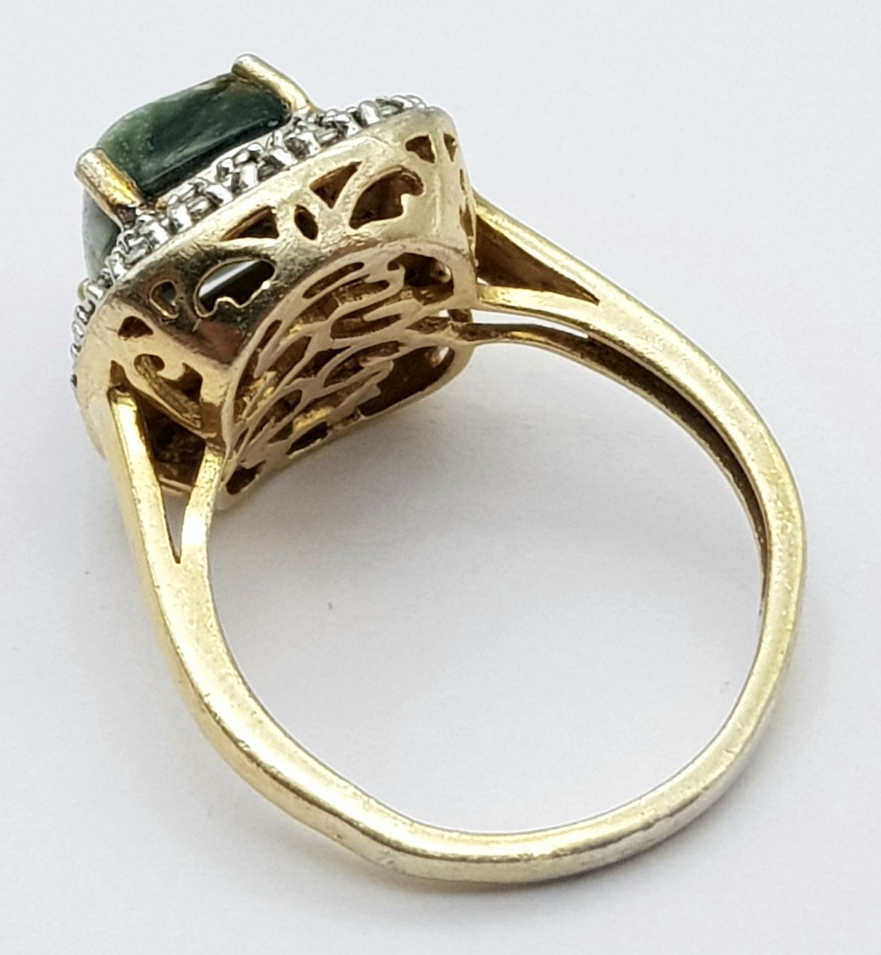 A Vintage Yellow Gold Gilt Sterling Silver Russian Seraphinite and Diamond Tiered Set Ring Size N. - Image 3 of 5