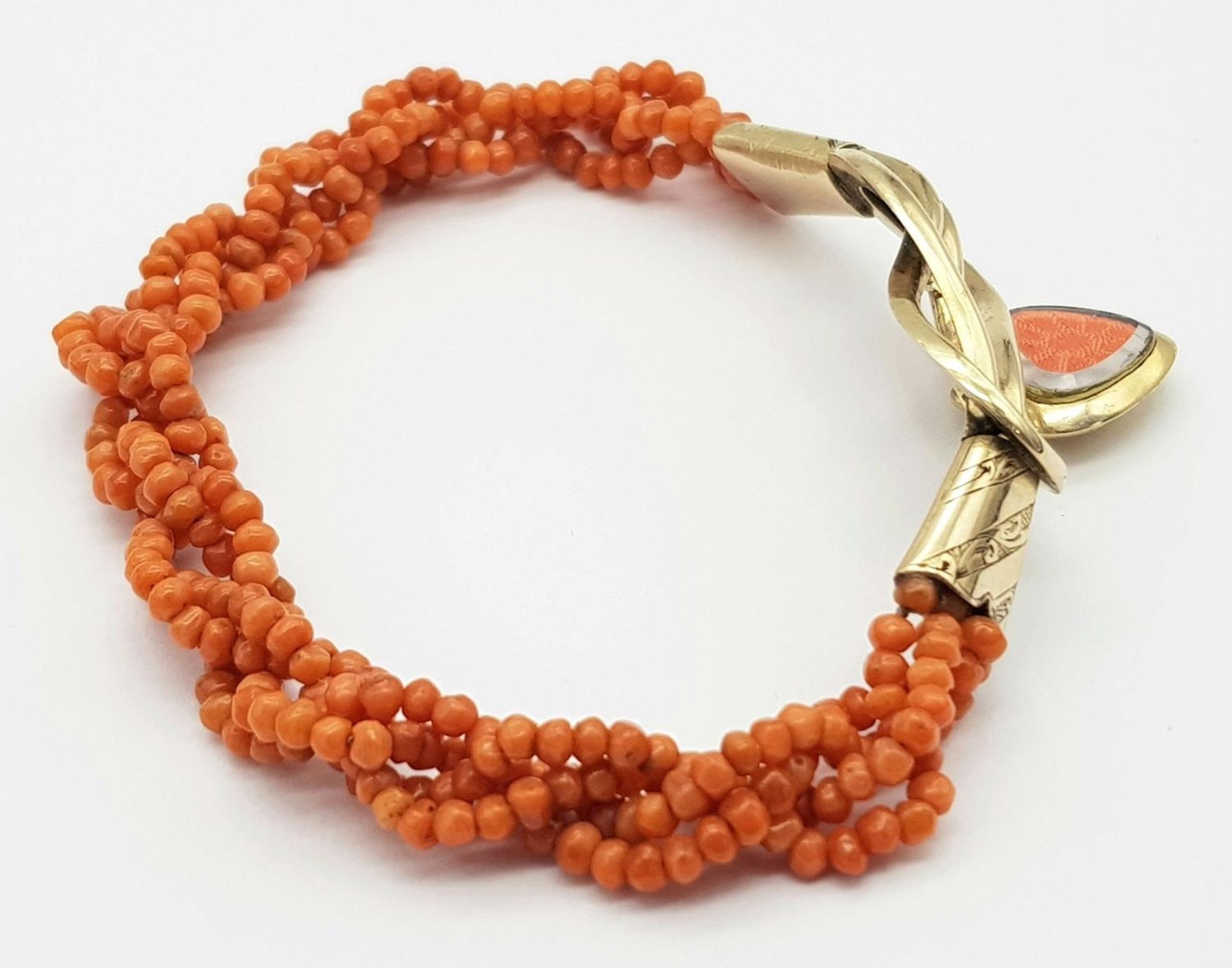 A Vintage 9K Gold and Red Coral Bracelet with Heart Locket. 14g total weight. - Image 2 of 4