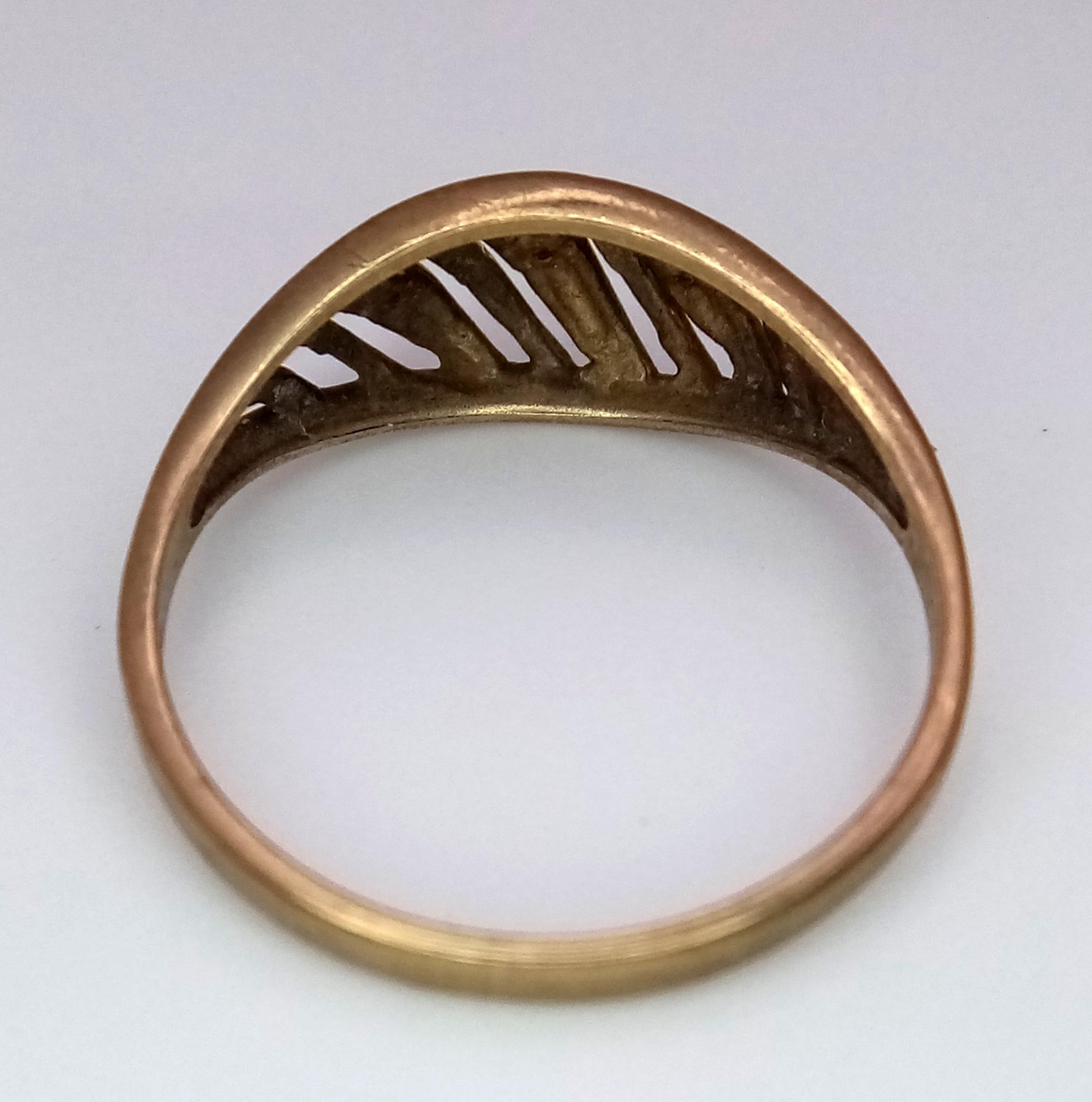A Vintage 9K Yellow Gold Small Diamond Wave Ring. Size N. 1.8g weight. - Image 4 of 5