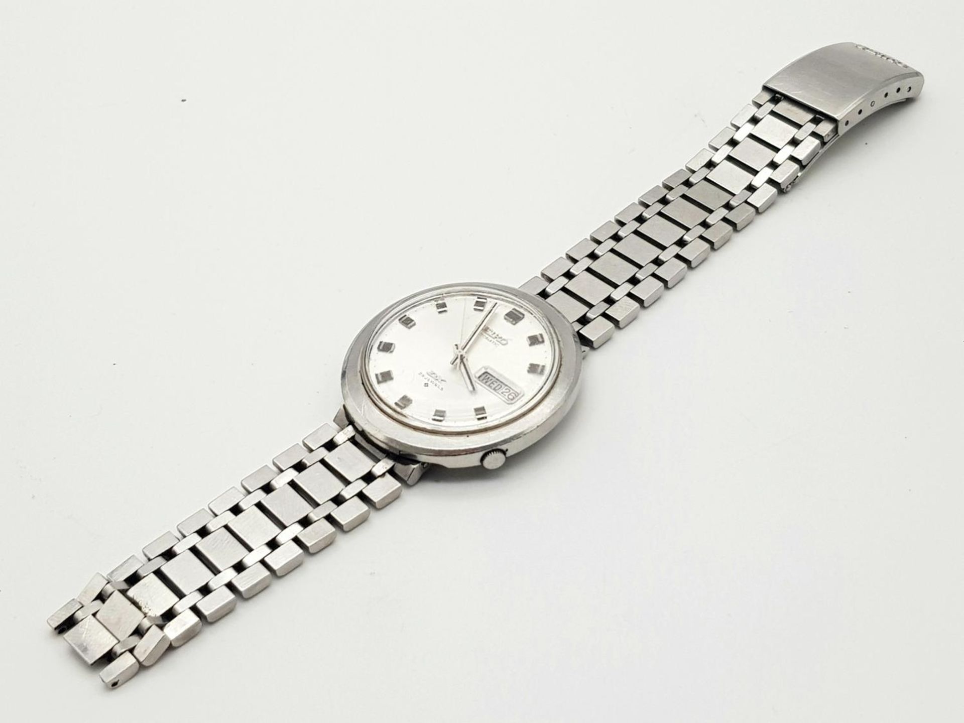 A Seiko Automatic DX 25 Jewels Gents Watch. Bracelet needs replacing. Case - 36mm. In working order. - Image 3 of 4