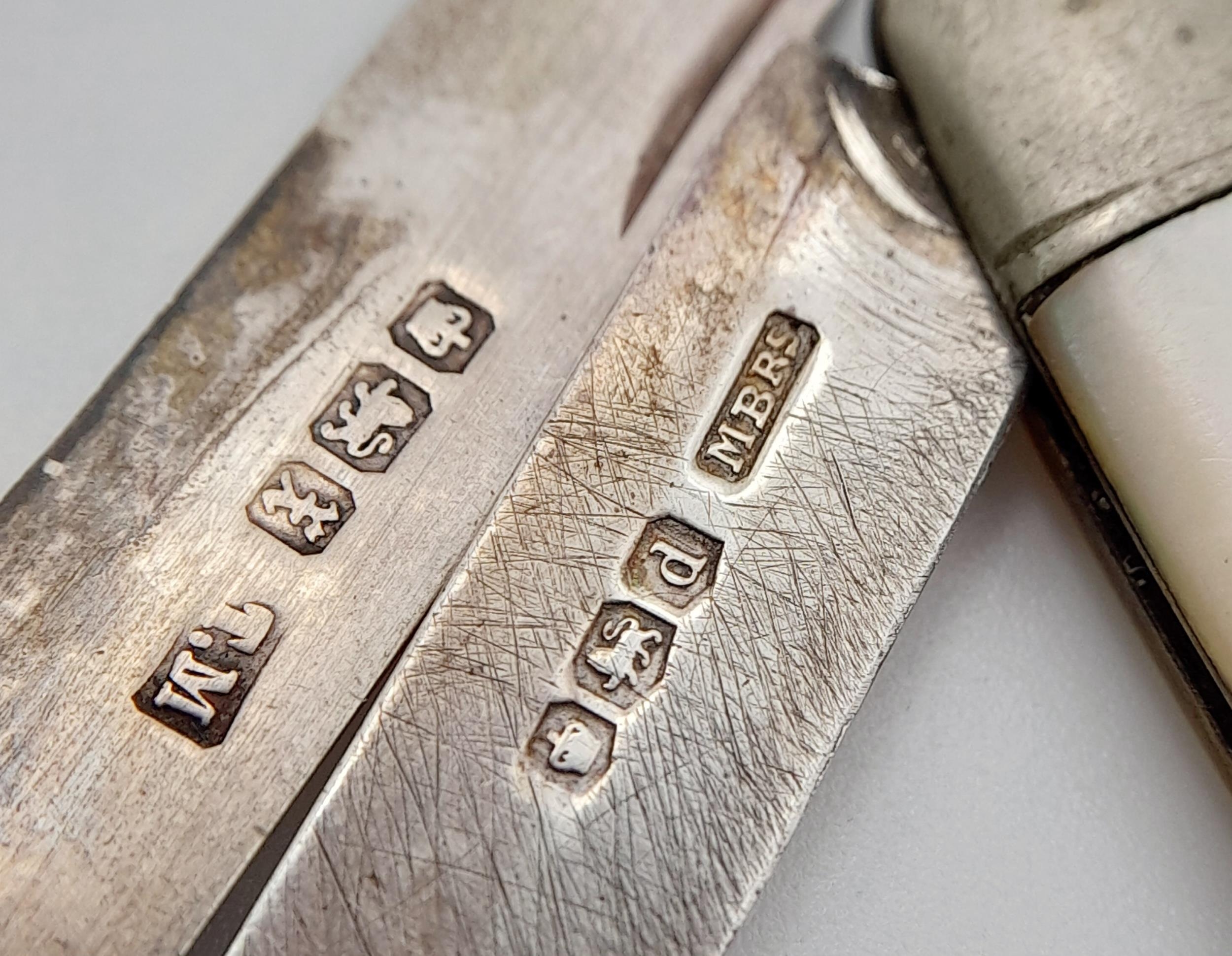 Four Vintage/Antique Mother of Pearl Fruit Knives. All fully UK hallmarked. 11cm longest knife, - Image 4 of 5