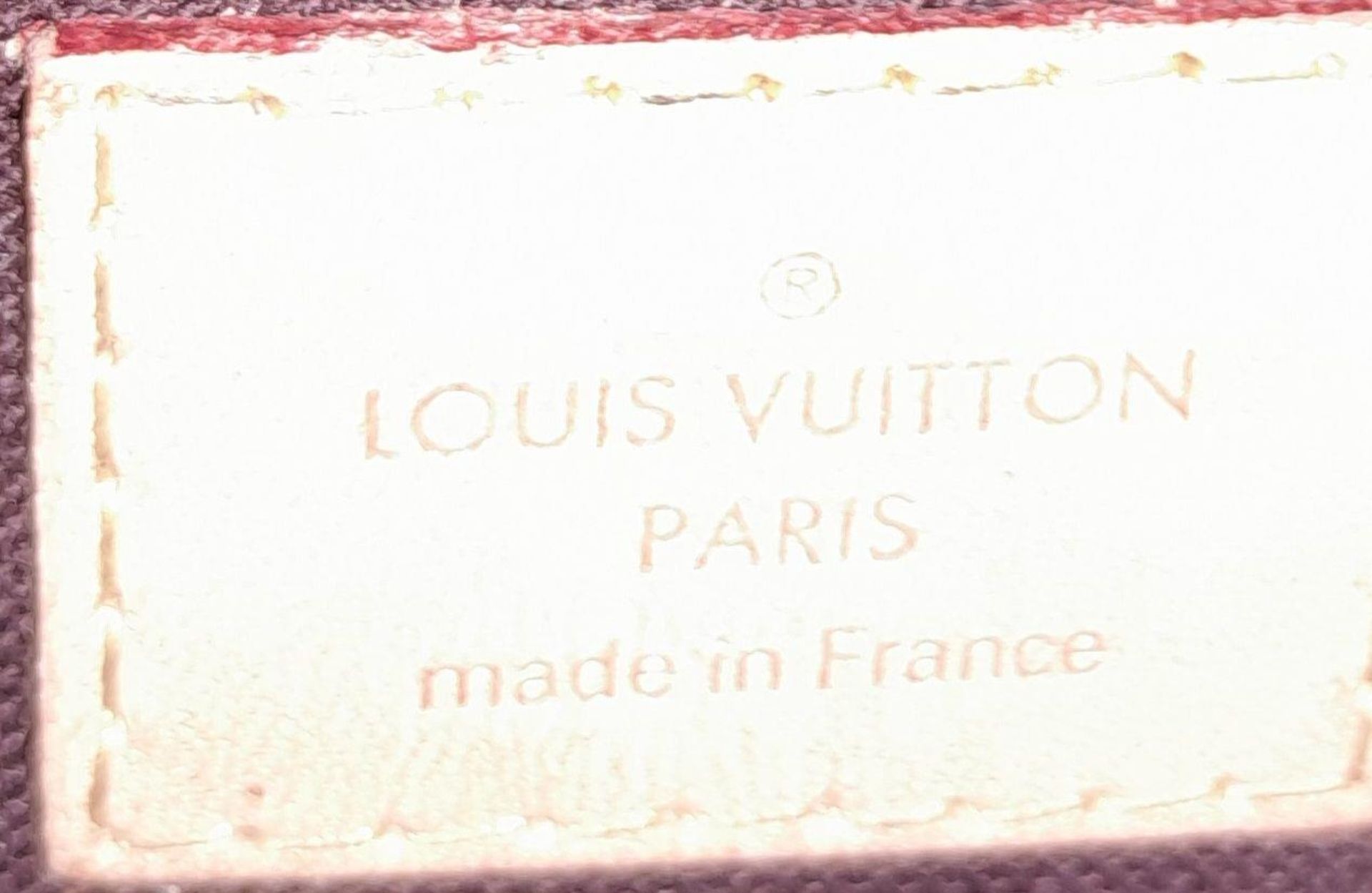 A Louis Vuitton Favourite PM Bag. Monogramed canvas exterior with gold-toned hardware, thin - Bild 13 aus 15
