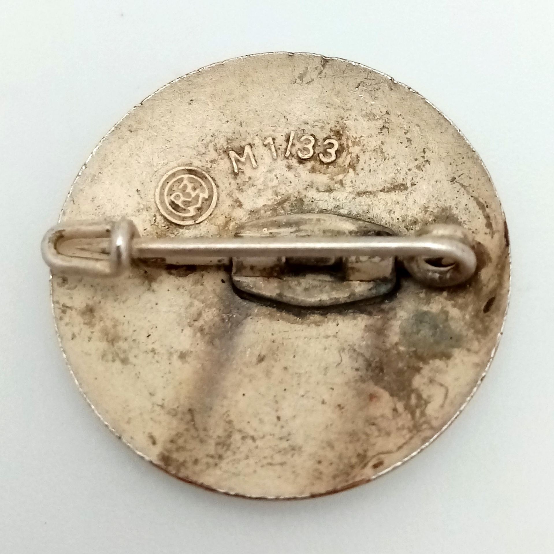3rd Reich N.S Student “Kampfhilfe” Combat Aid Pin, given to Students who helped with the War Effort. - Image 3 of 3