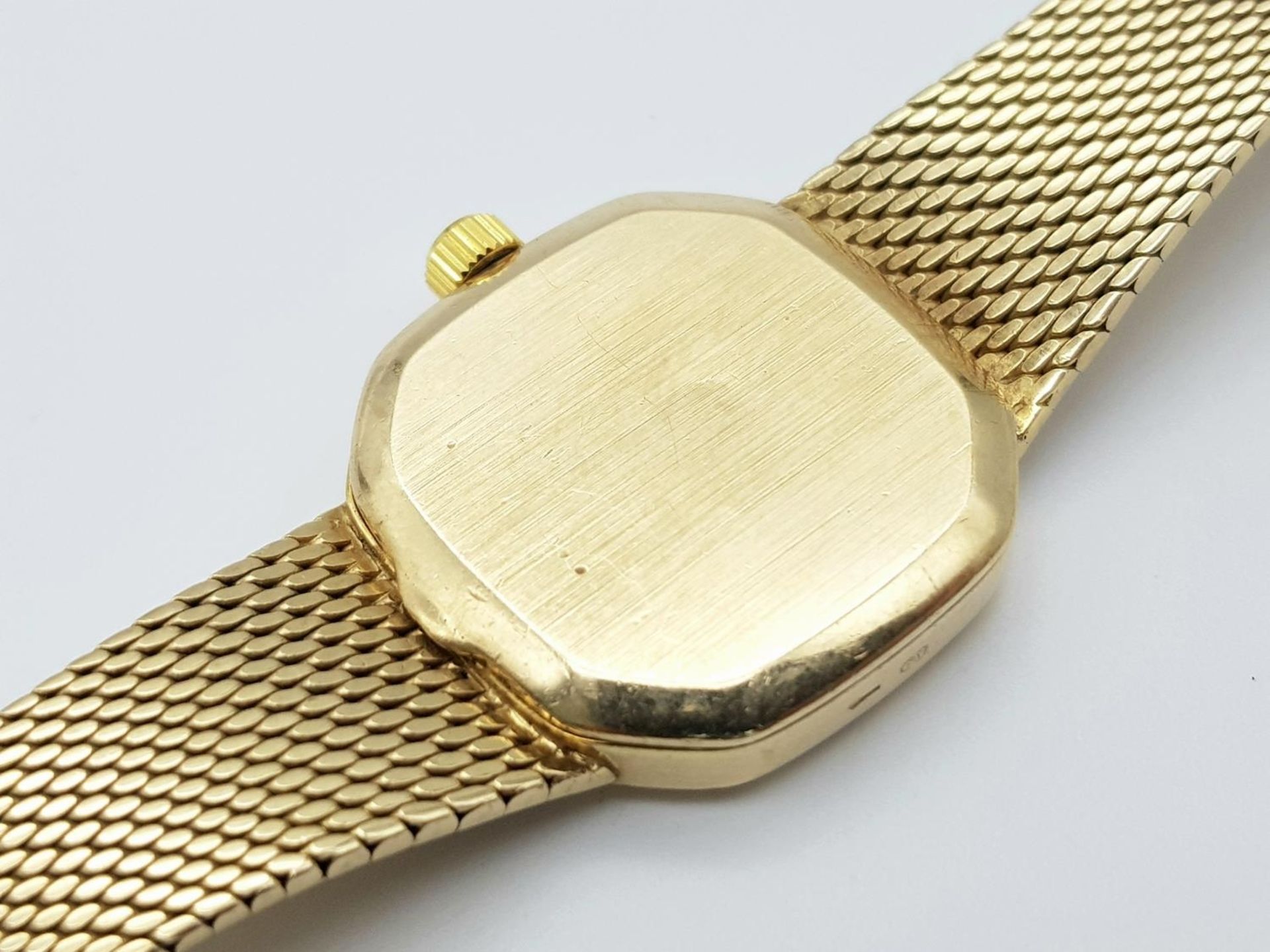 A Beautiful Vintage Omega 9K Gold Ladies Mechanical Watch. 9k gold bracelet and case - 23mm. White - Bild 6 aus 6