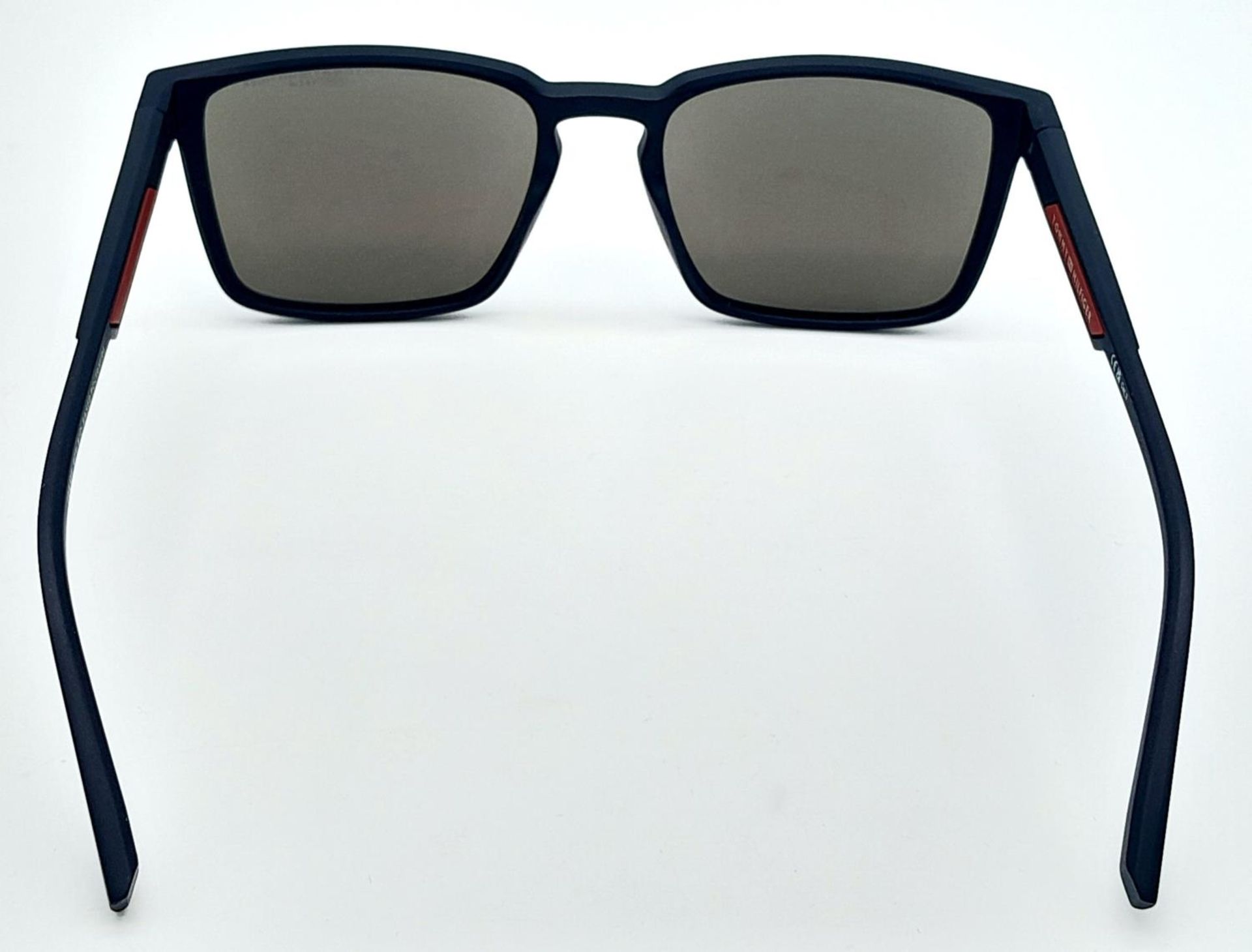 A Pair of Designer Tommy Hilfiger Sunglasses. - Image 3 of 5