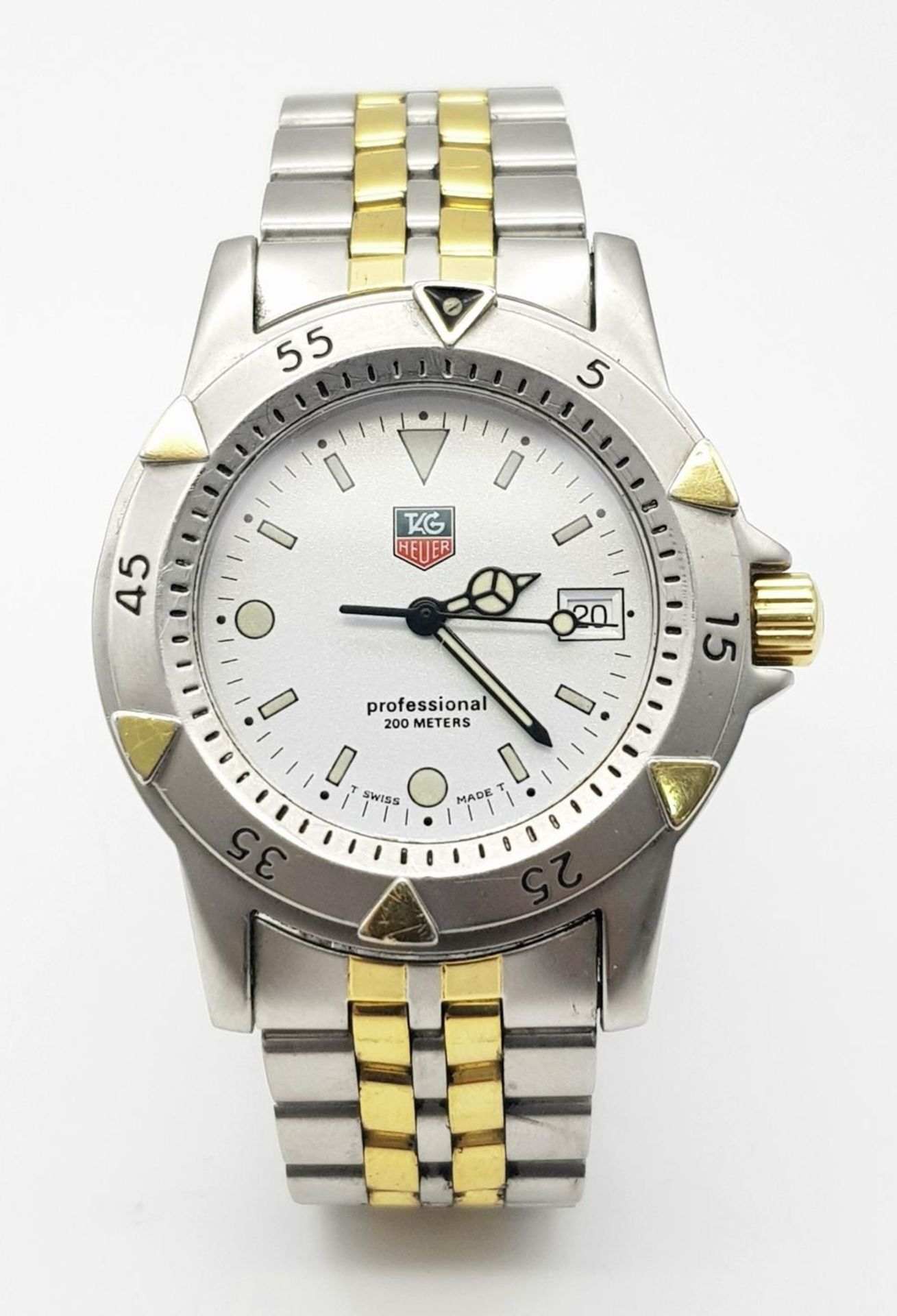A Tag Heuer Professional Quartz Divers Watch. Two tone bracelet and case - 37mm, White dial with - Bild 2 aus 5