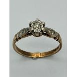 Vintage 9 carat GOLD and DIAMOND RING. Having Diamond to top with DIAMOND Shoulders. 1.9 grams. Size
