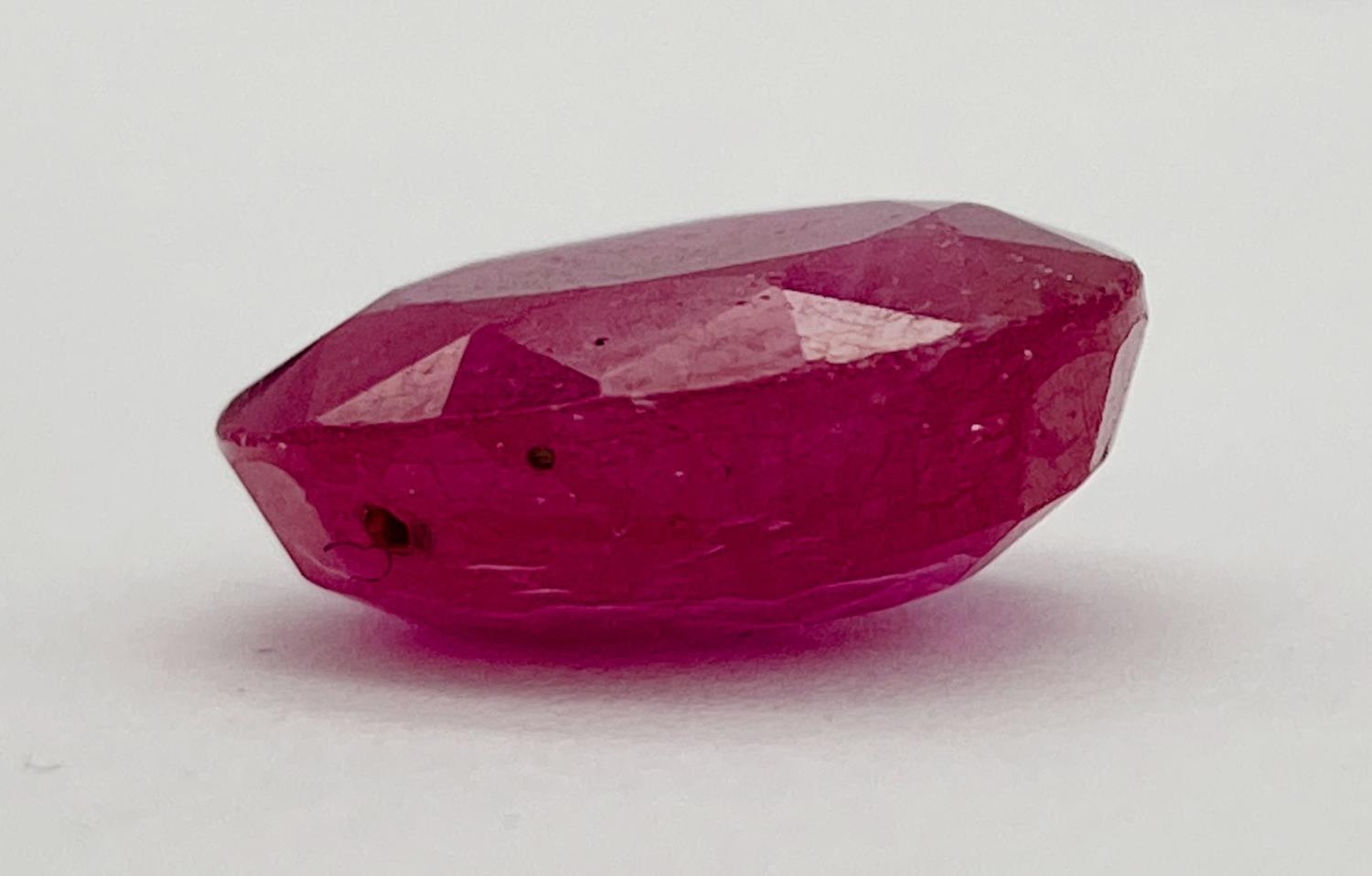 A 6.51ct Natural Ruby Gemstone - GFCO Swiss Certified. - Image 2 of 4