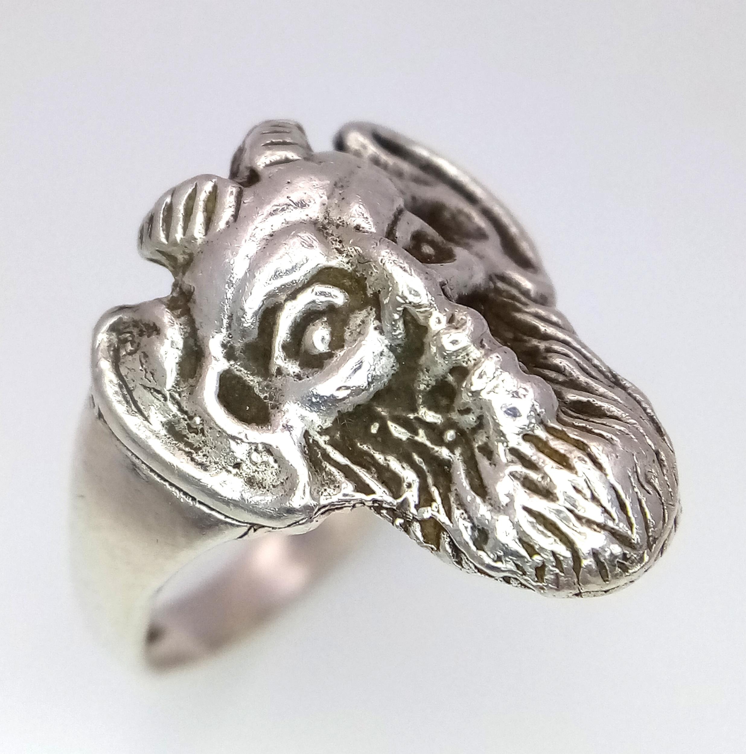 A Very Unique, Vintage or Older, Hand Crafted Grotesque Design Silver Ring Size T. Crown measures - Image 2 of 5
