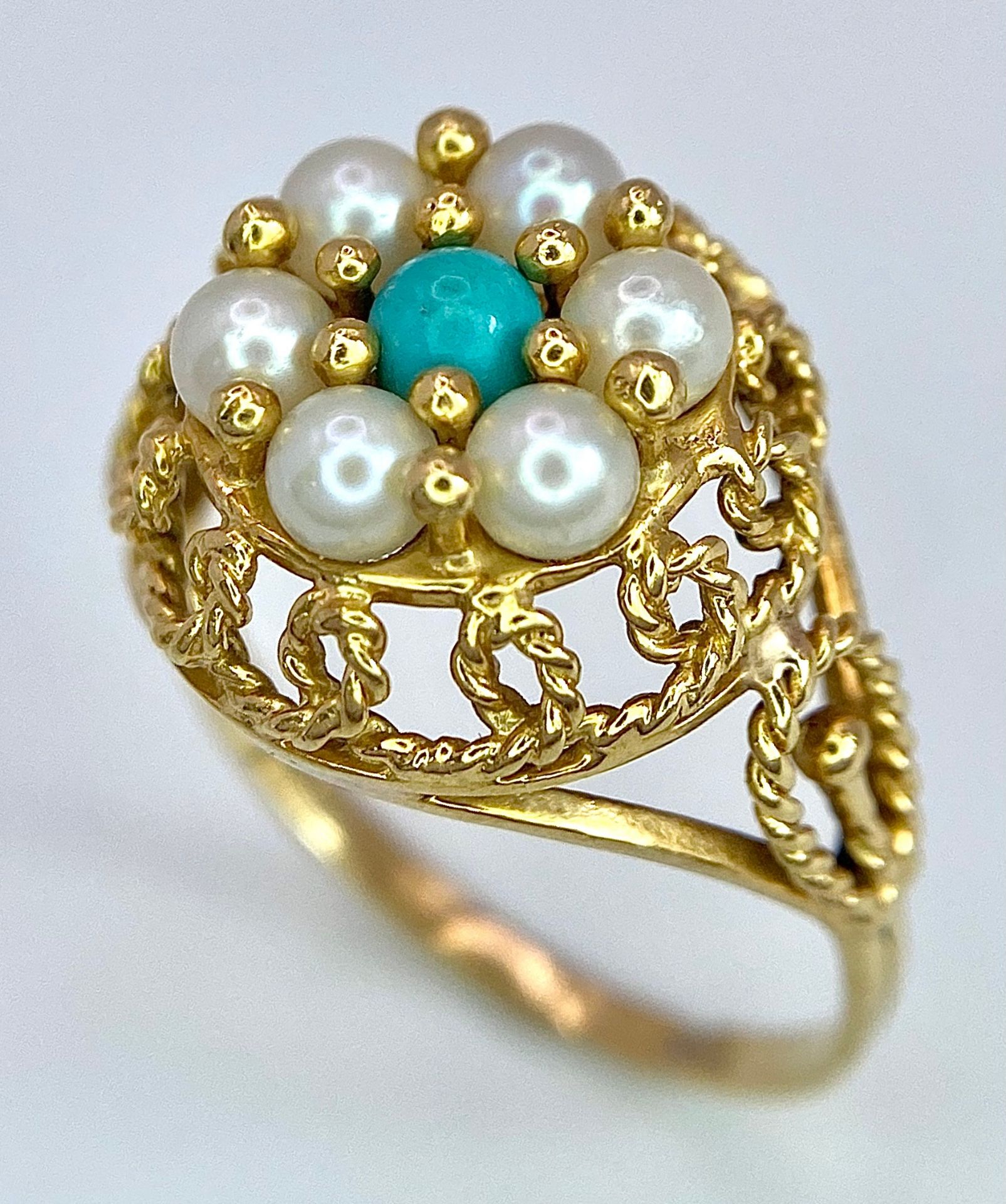 A 14K (TESTED) YELLOW GOLD VINTAGE PEARL & TURQUISE RING. Size K, 2.9g total weight. Ref: SC 9031 - Image 3 of 5