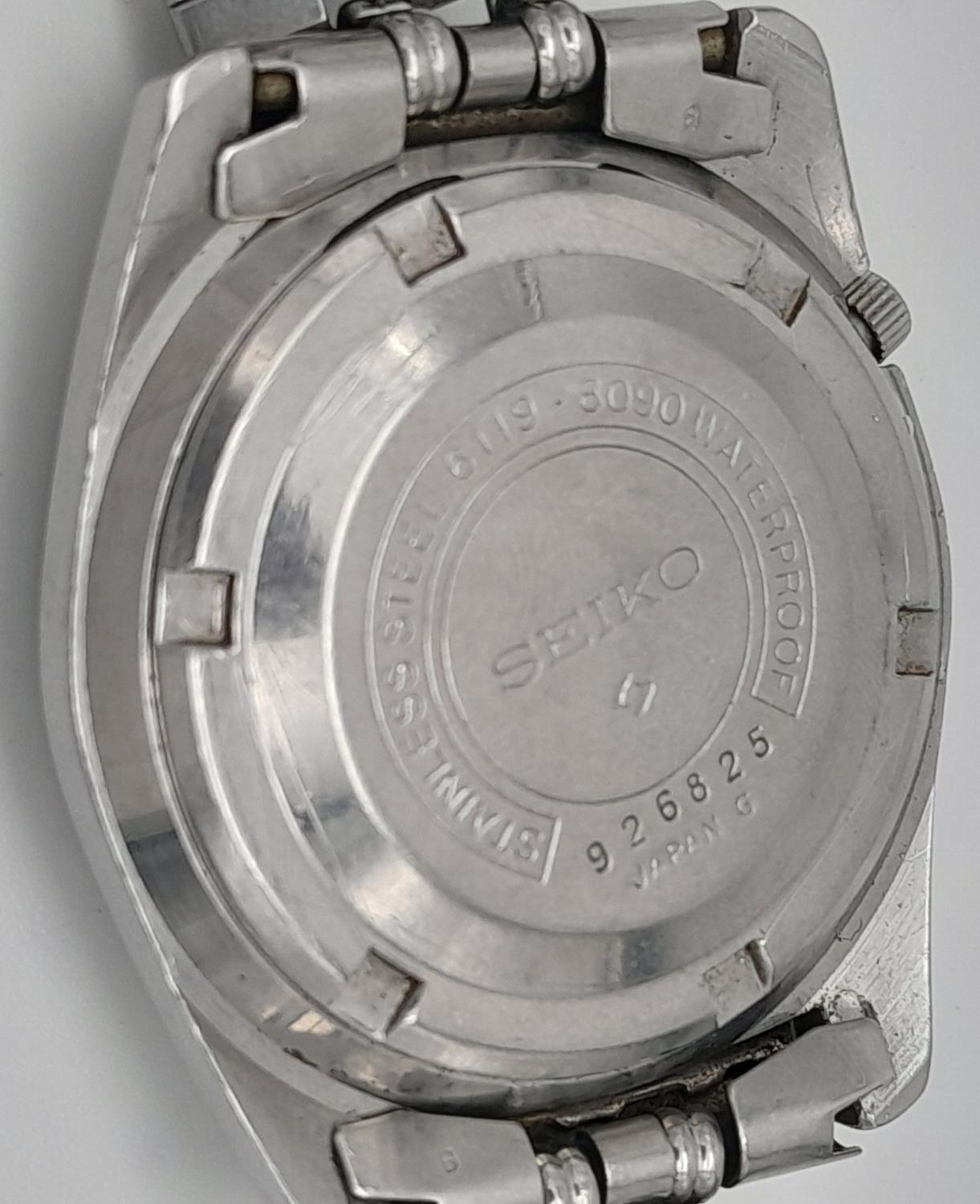 A Vintage Seiko 5 Automatic 21 Jewels Gents Watch. Stainless steel bracelet and case - 36mm. Black - Image 5 of 6