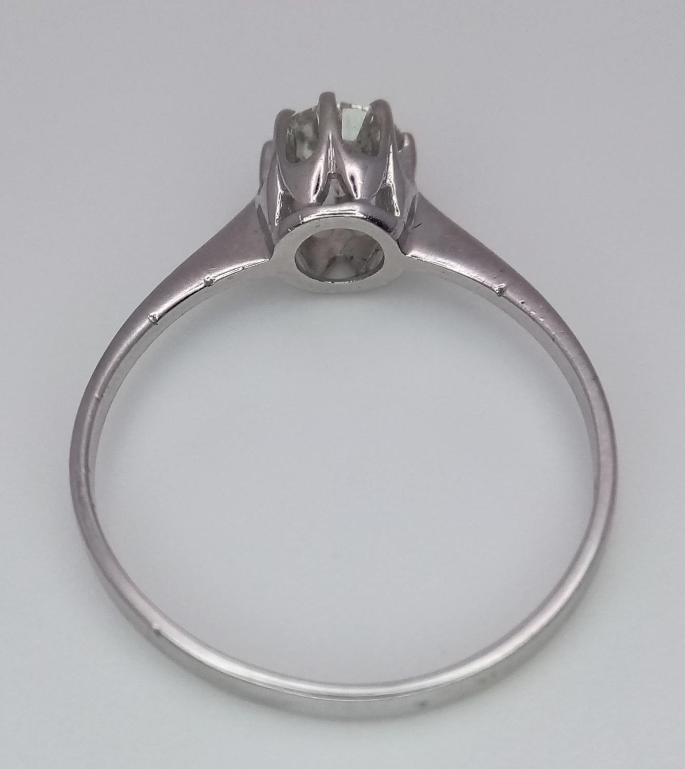 A 14K WHITE GOLD DIAMOND SOLITAIRE RING 0.33CT 1.5G SIZE O/P. BL 9001 - Image 4 of 5