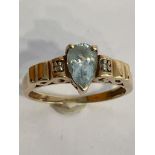 Classic 9 carat GOLD and AQUAMARINE RING. Consisting a Pear Cut AQUAMARINE mounted to top with