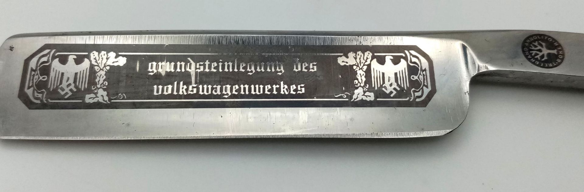 3rd Reich Patriotic Cut Throat Razor. Blade has been etched “Made from steel from the Volks Wagen - Bild 3 aus 6