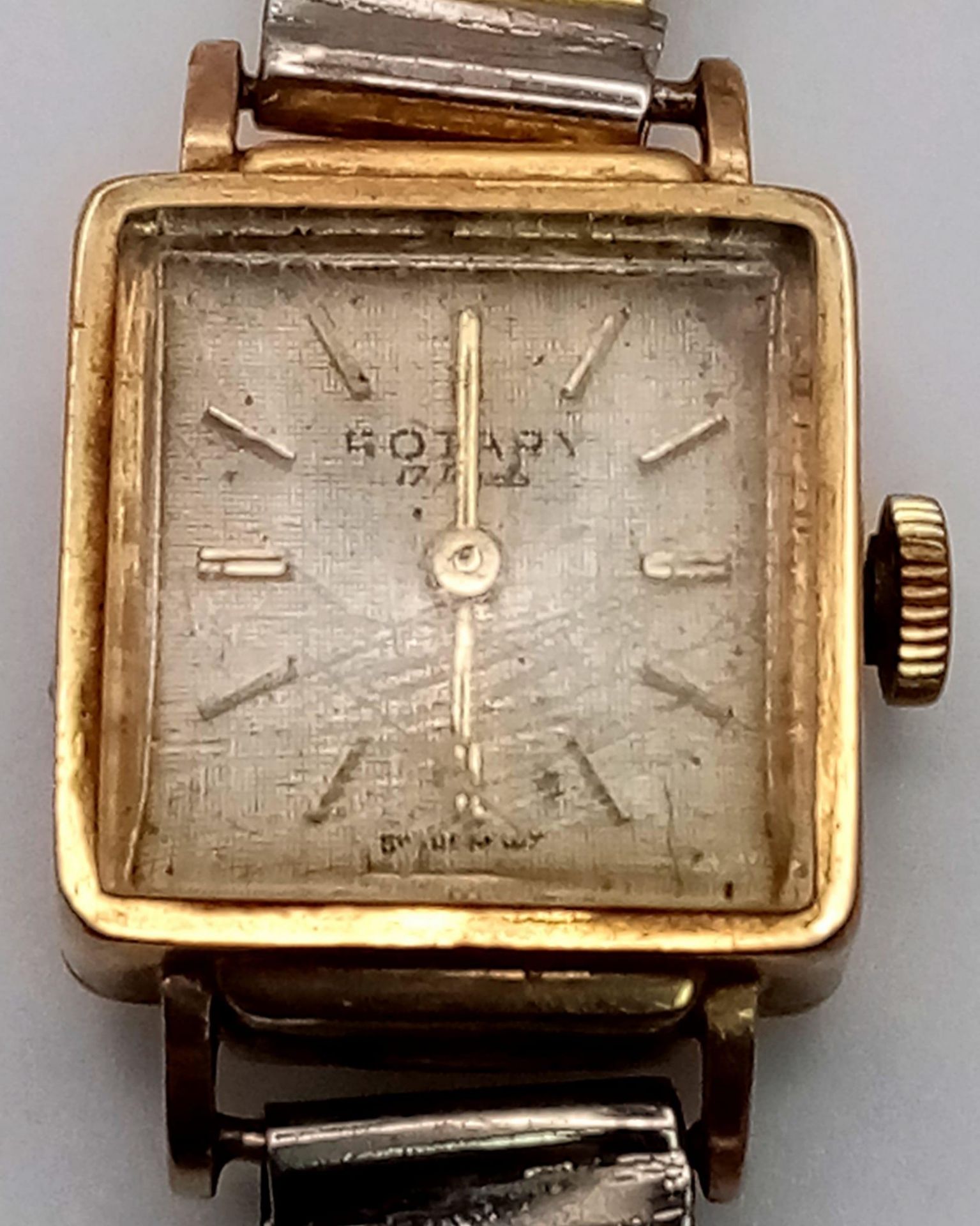 A Vintage 9K Yellow Gold Cased Rotary Ladies Watch. Not currently working so a/f. 14.5g total - Bild 2 aus 5