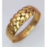 AN ANTIQUE 18K YELLOW GOLD RING. Hallmarked Birmingham, 1894. Size N, 2.9g total weight. Ref: SC