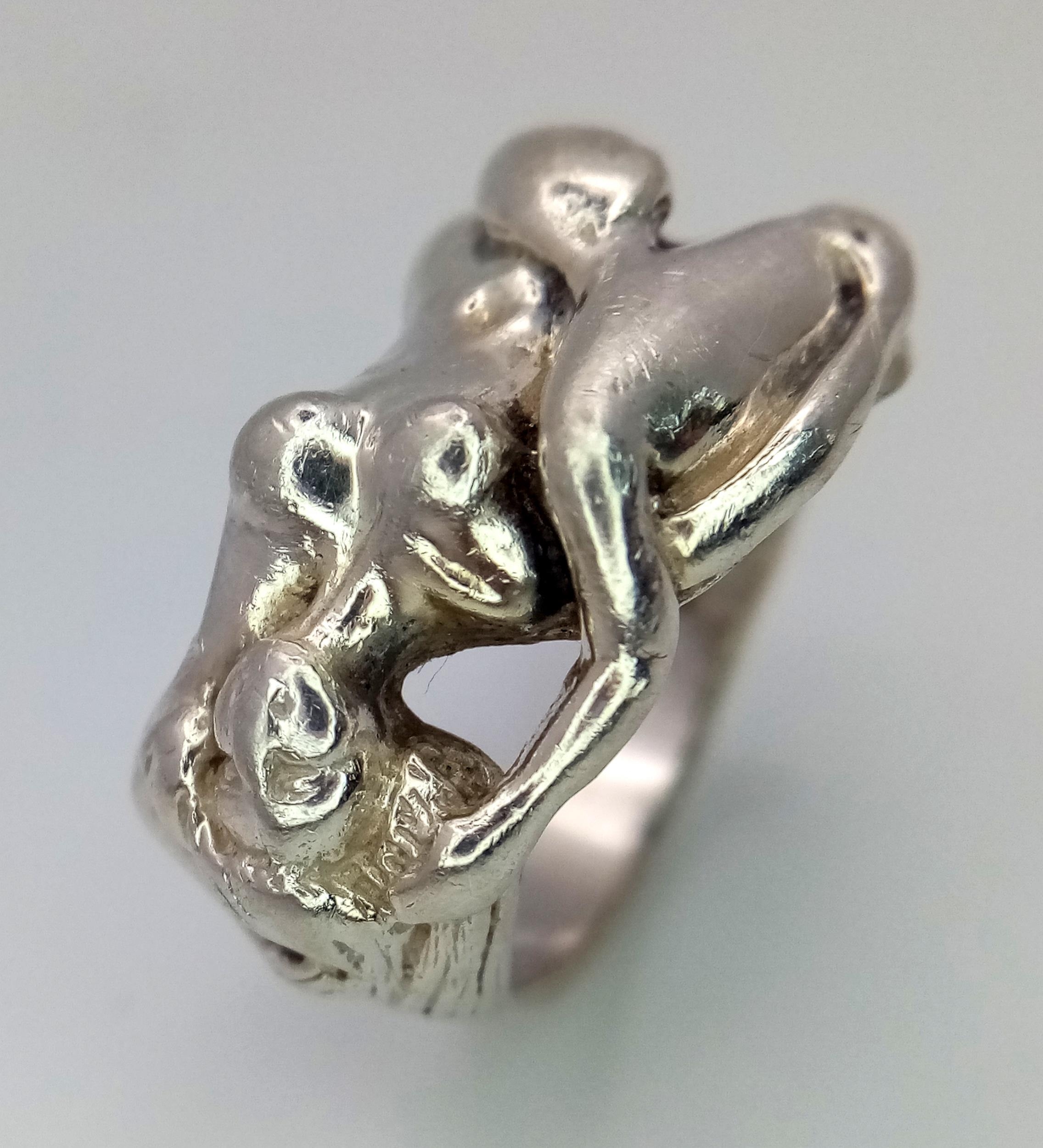 A Vintage and Rare Sterling Silver Erotic Design Ring Size N-N1/2. Measures 1.4cm Wide at the - Image 3 of 5