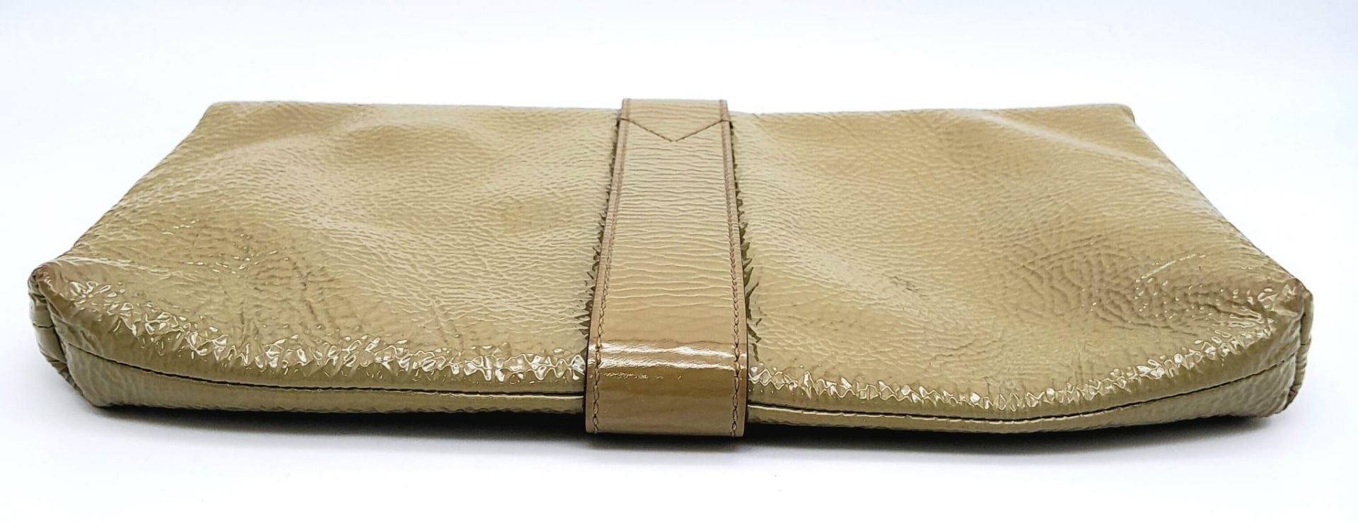 A Mulberry Harriet Khaki Leather Clutch Bag. Spongy patent leather exterior with gold-tone hardware, - Image 3 of 10