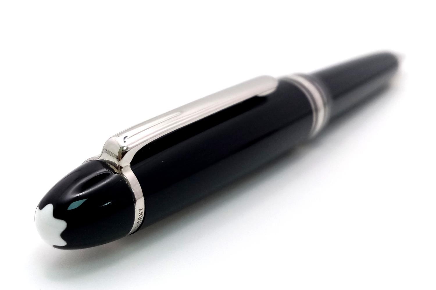 A Montblanc Meisterstuck Black Lacquered Ballpoint Pen. 15cm - Bild 2 aus 5