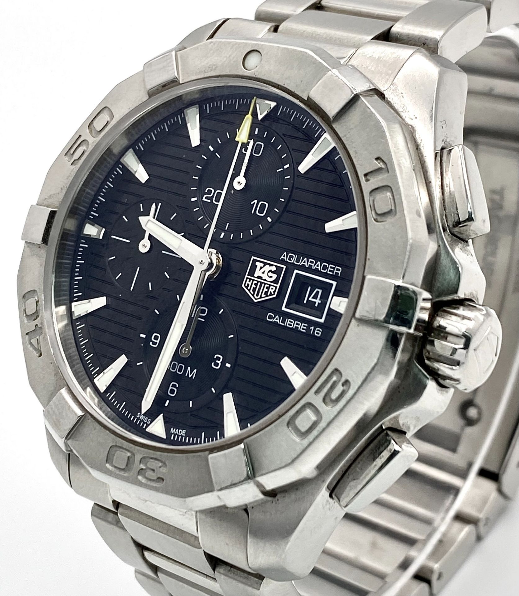 A TAG HEUER AQUARACER CALIBRE 16 AUTOMATIC GENTS WATCH - STAINLESS STEEL BRACELET AND CASE - 44MM. - Bild 3 aus 9