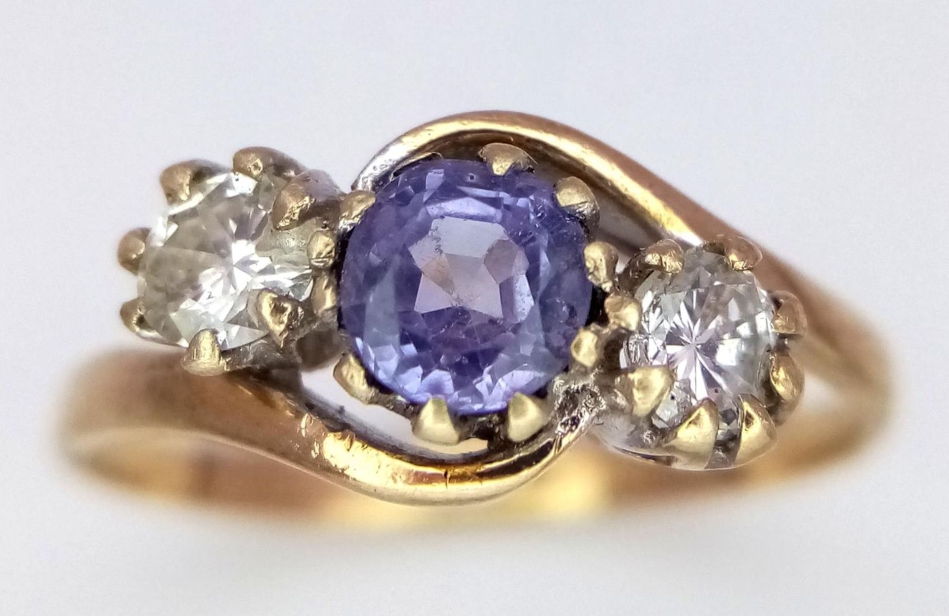 A 9K Yellow Gold Sapphire and Diamond Ring. Size K, 1.6g total weight. - Bild 2 aus 5