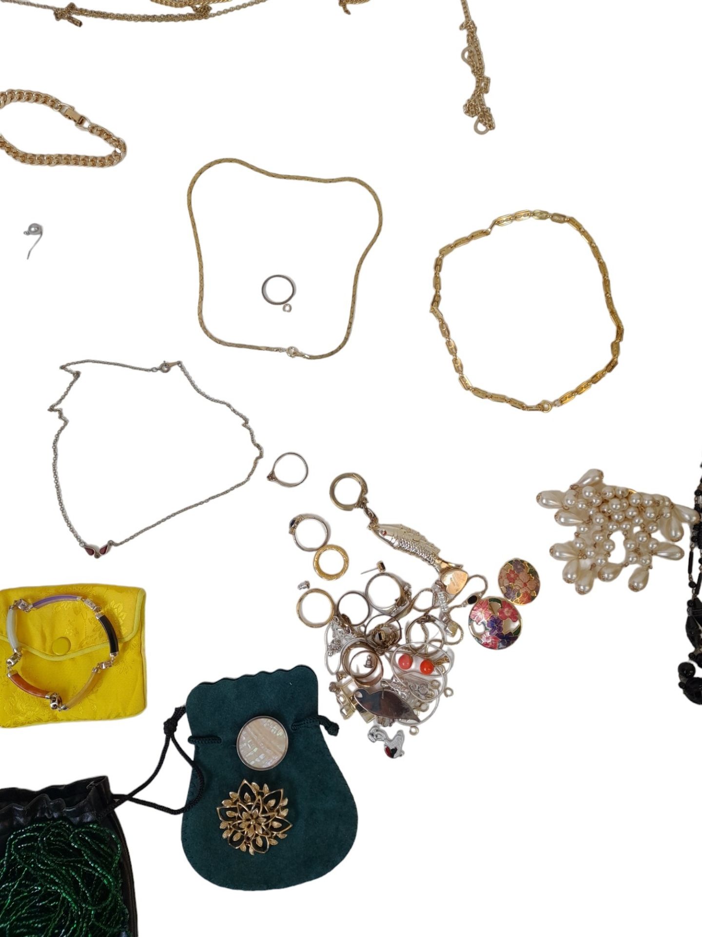 A treasure chest of upmarket costume jewellery, including: Pendants, bracelets, earrings and - Image 5 of 5