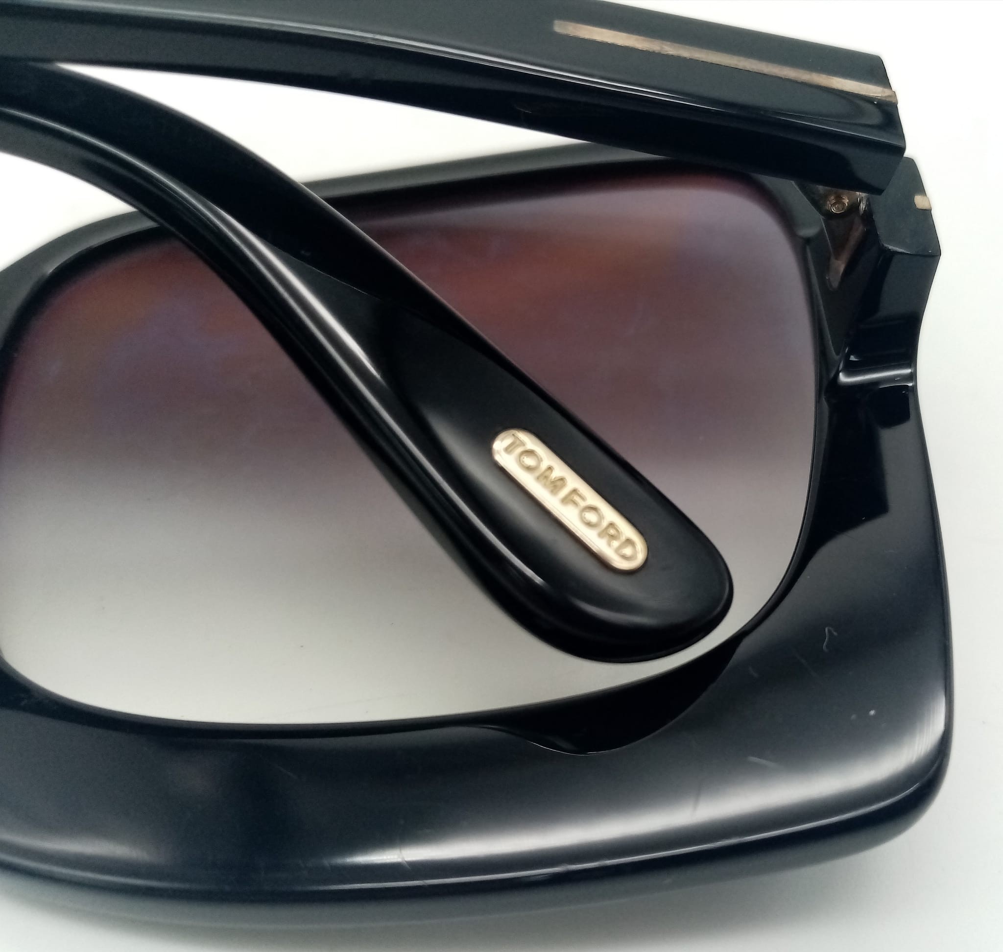 A pair of Tom Ford Katrine sunglasses with original velvet case. 60.19 135-2 ref:16294 - Image 5 of 8